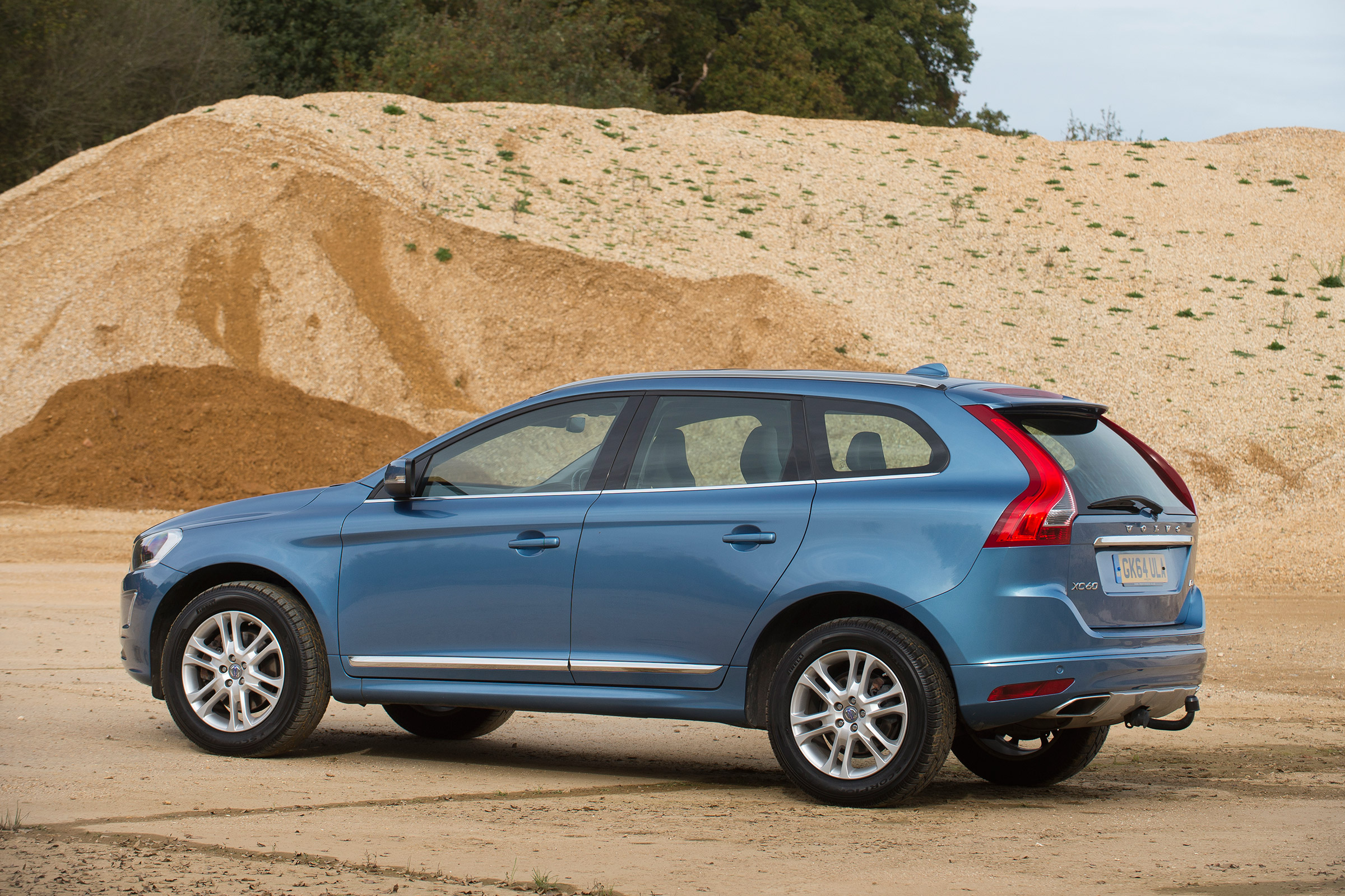 Used Volvo XC60 - rear