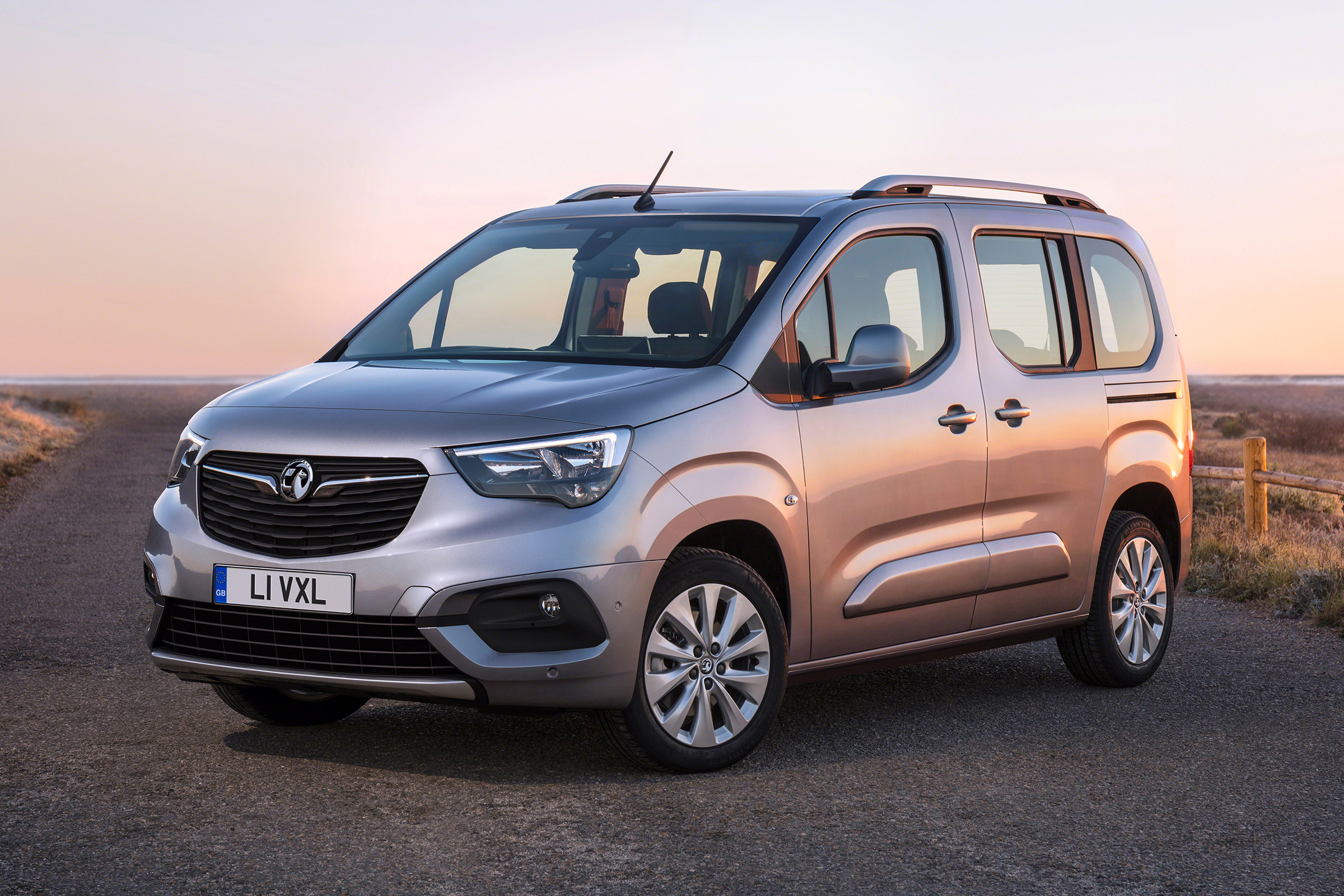Vauxhall Combo Life - front static