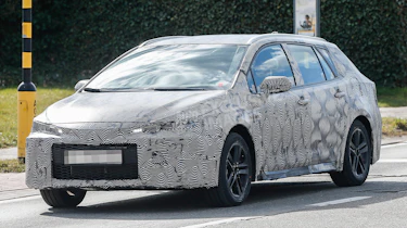 Toyota Auris Touring Sports - spyshot 2