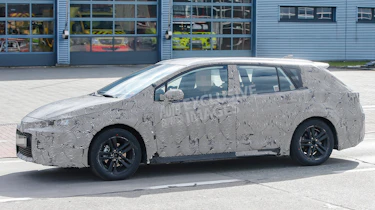Toyota Auris Touring Sports - spyshot 5