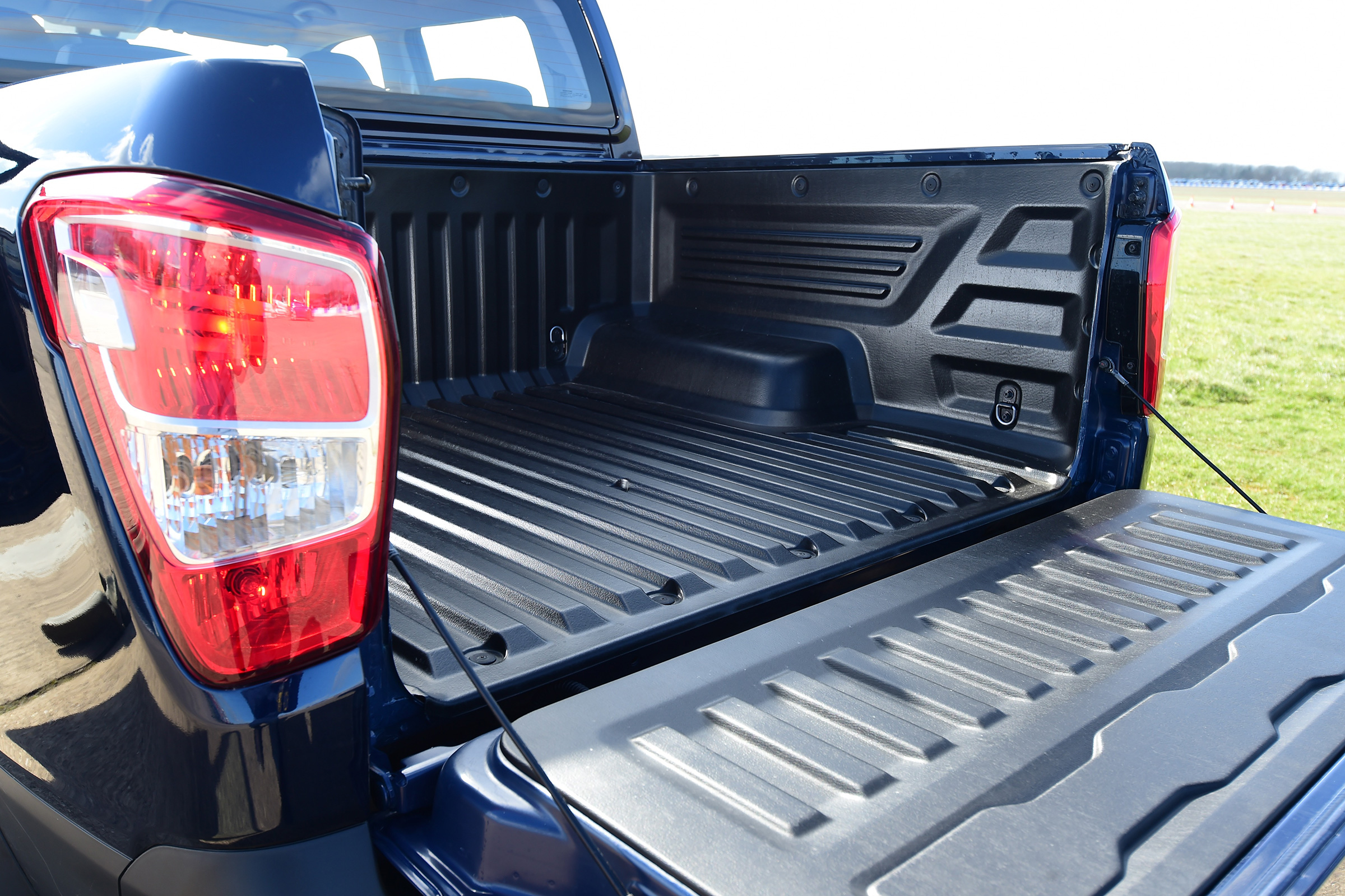 SsangYong Musso - loading bay