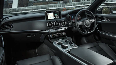 Kia Stinger 2.0 GT-Line - interior