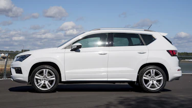 SEAT Ateca 2.0 TSI - side