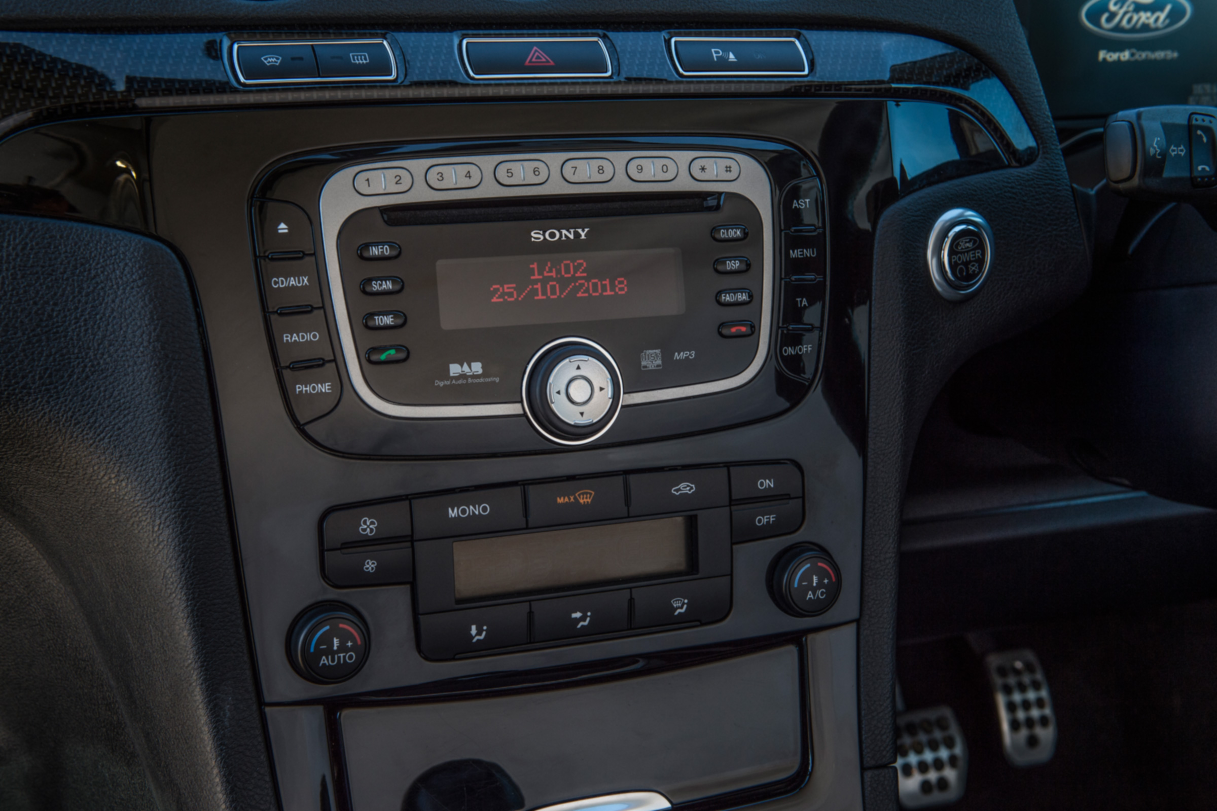 Used Ford S-MAX infotainment