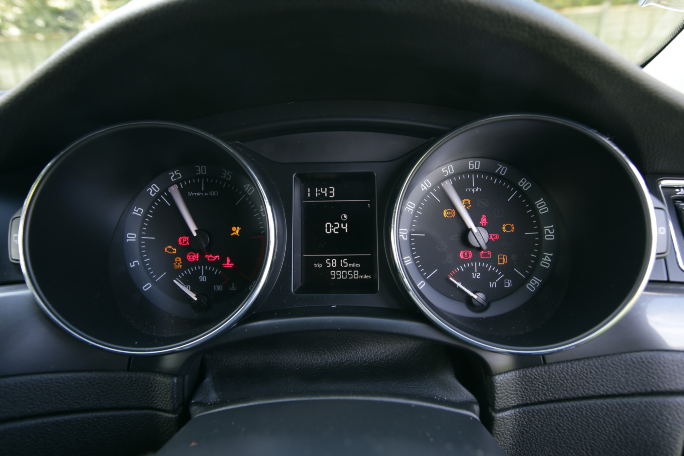 Used Skoda Superb dashboard