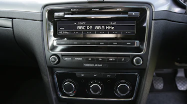 Used Skoda Superb infotainment