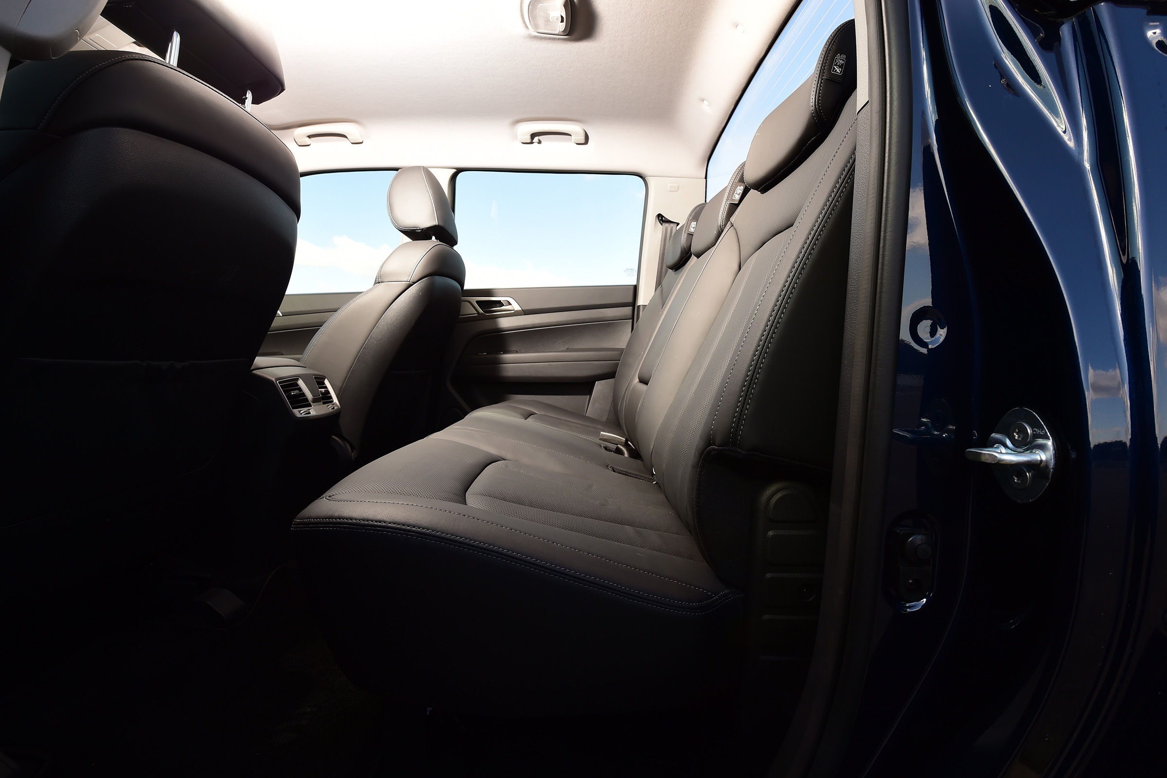 SsangYong Musso - back seats