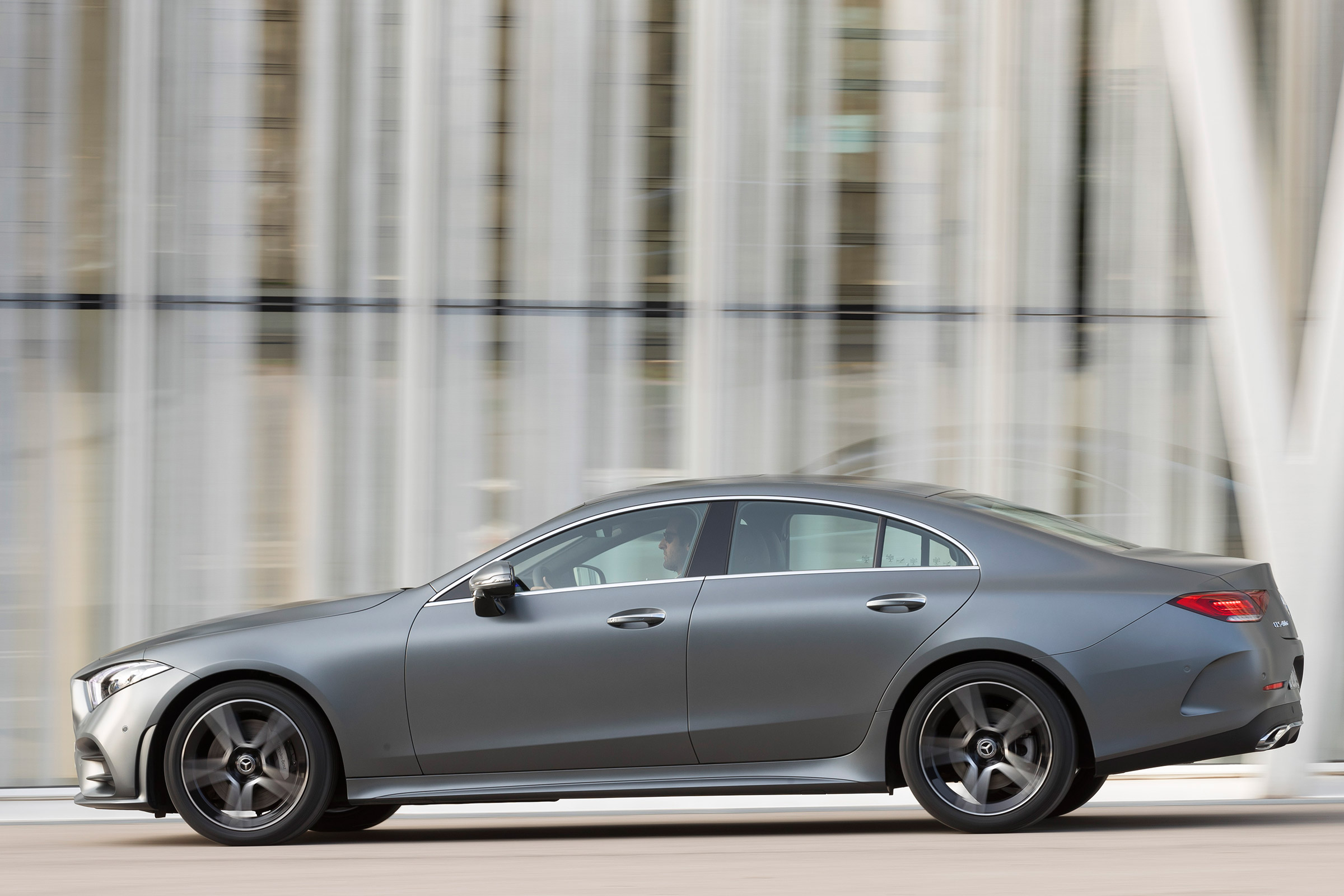 Mercedes CLS 400 d - side action