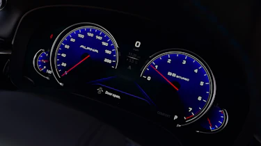 Alpina B5 Touring - speedo