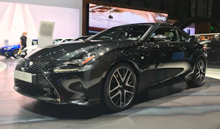 Lexus RC 300h F Sport Black Edition - front