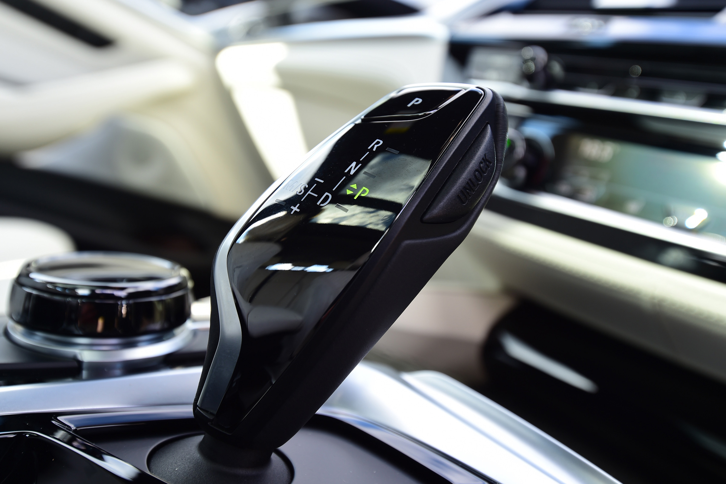 Alpina B5 Touring - lever