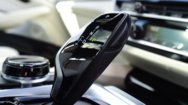 Alpina B5 Touring - lever
