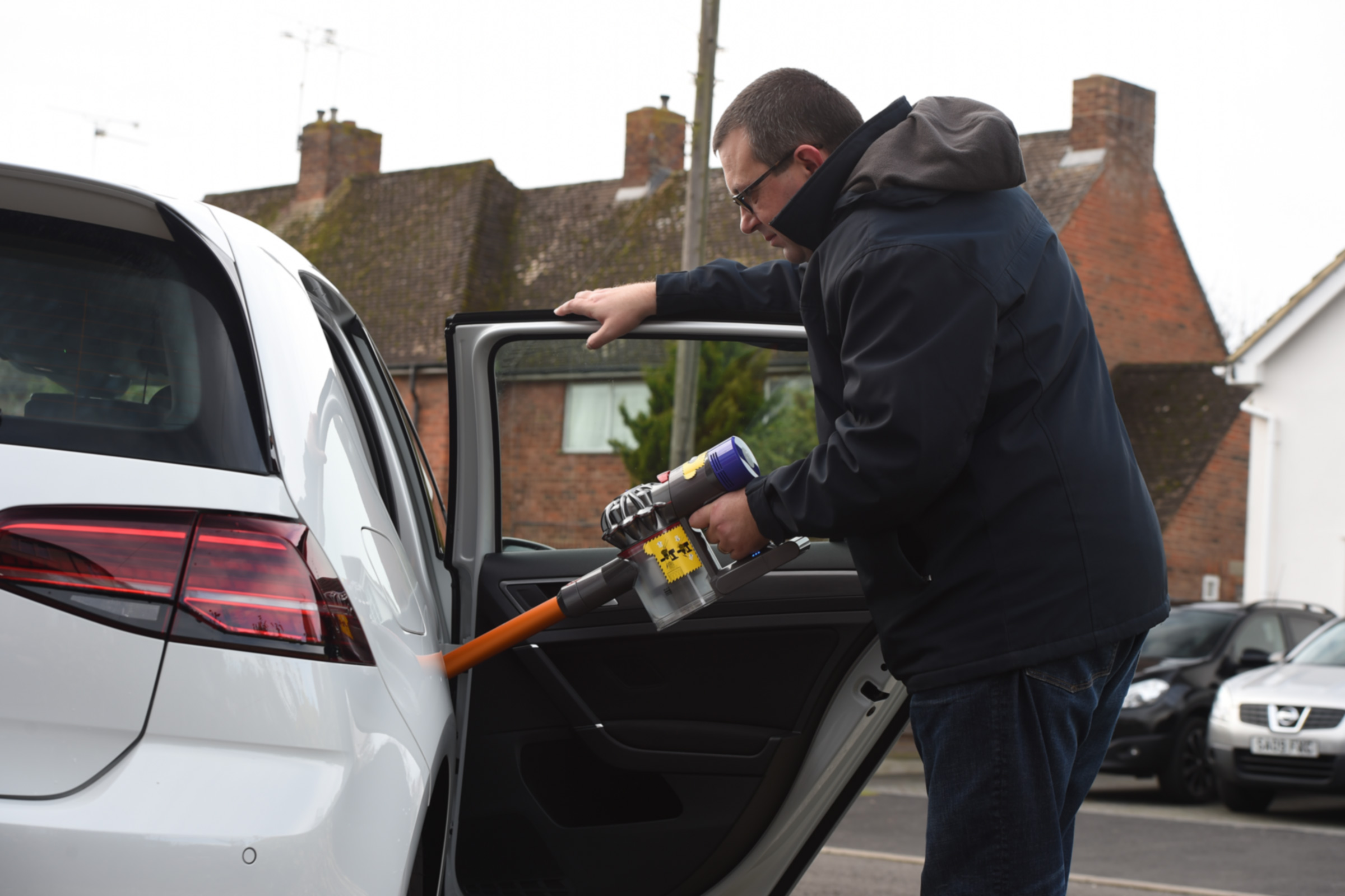 Volkswagen e-Golf cleaning
