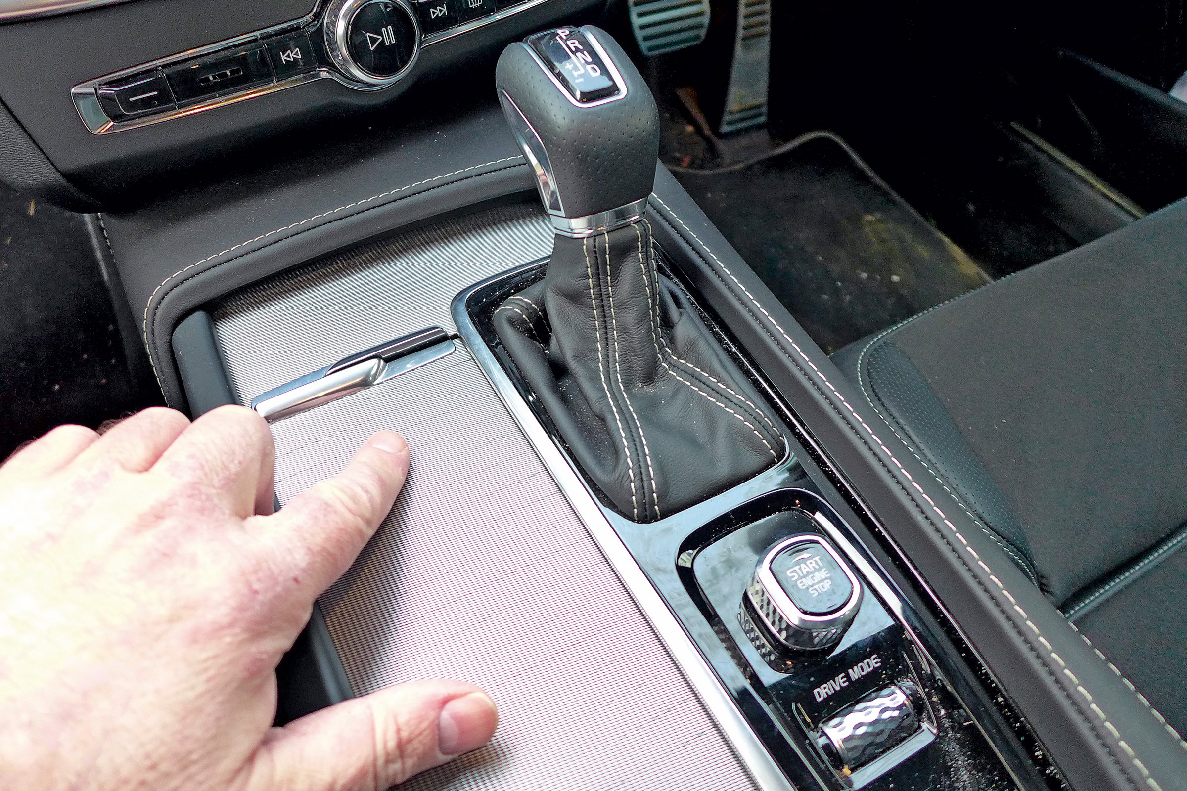 Volvo S90 - gear lever