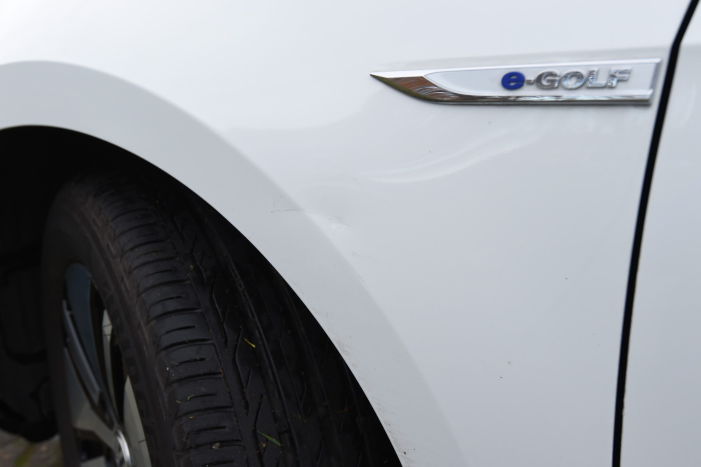 Volkswagen e-Golf front wing