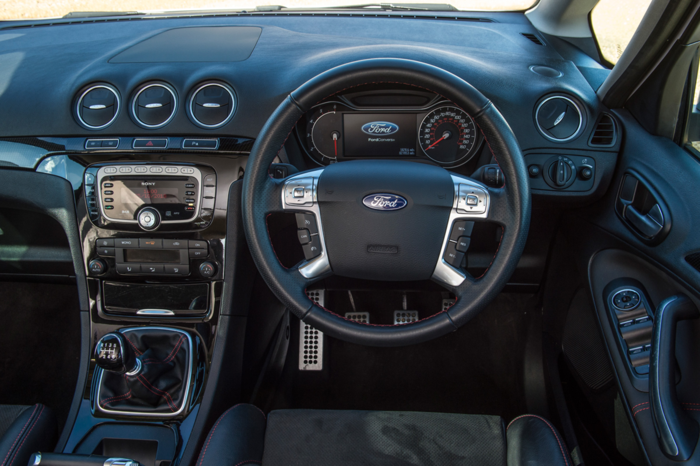 Used Ford S-MAX review interior