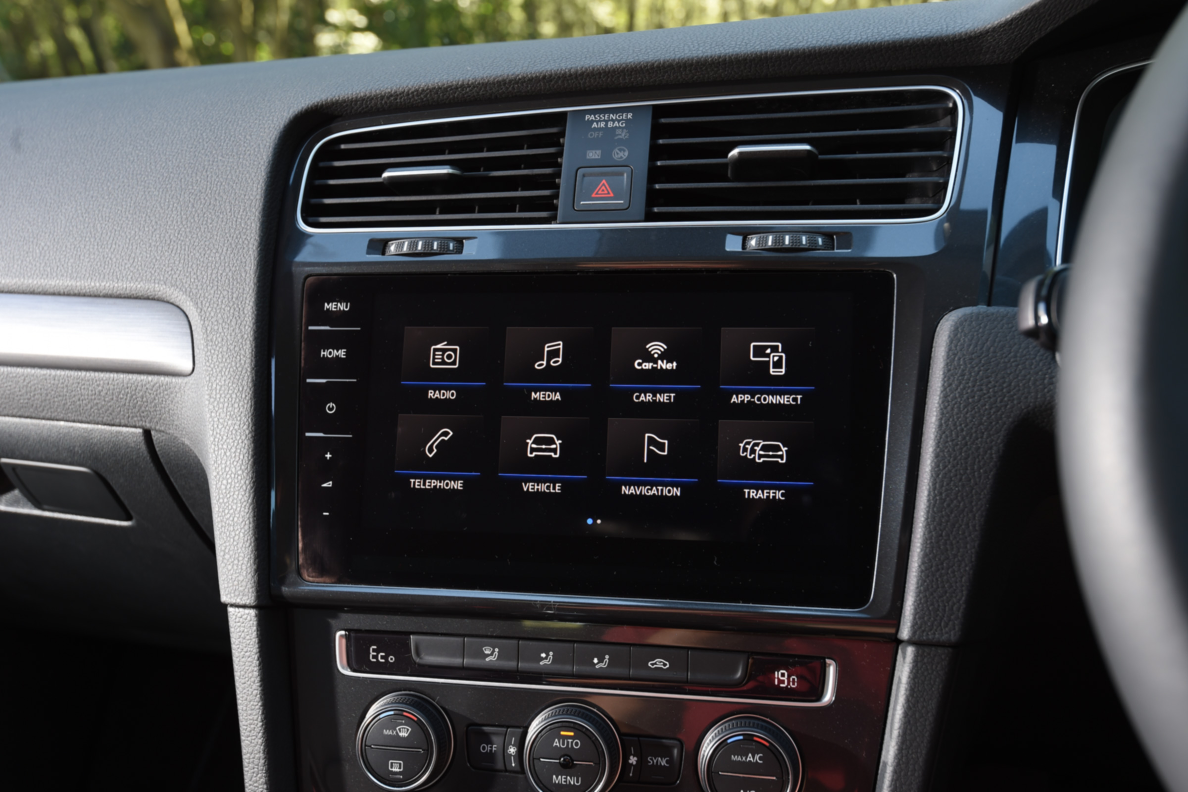 Volkswagen e-Golf infotainment screen