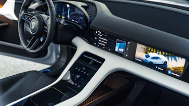 Porsche Mission E Cross Turismo - interior