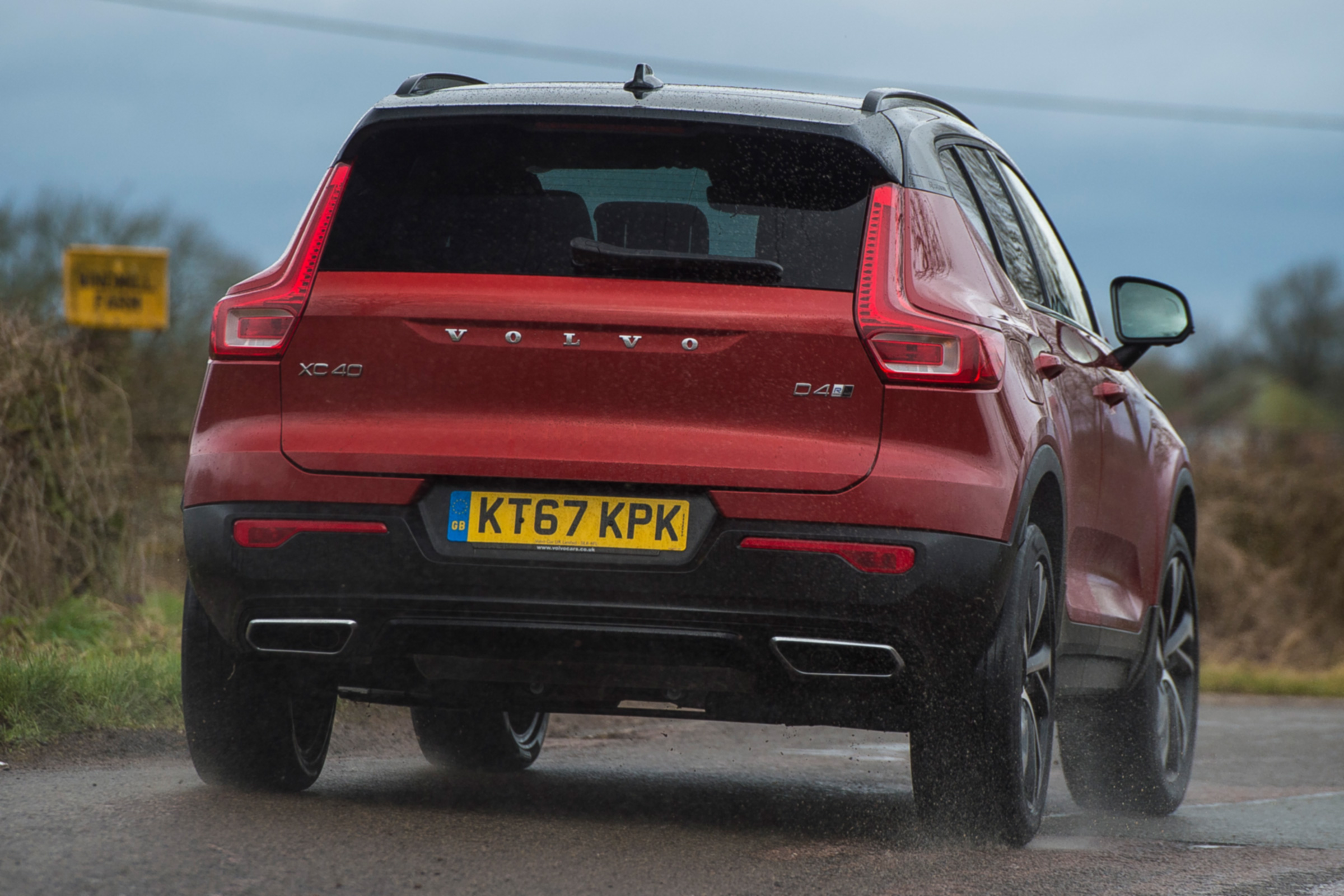 Volvo XC40 rear
