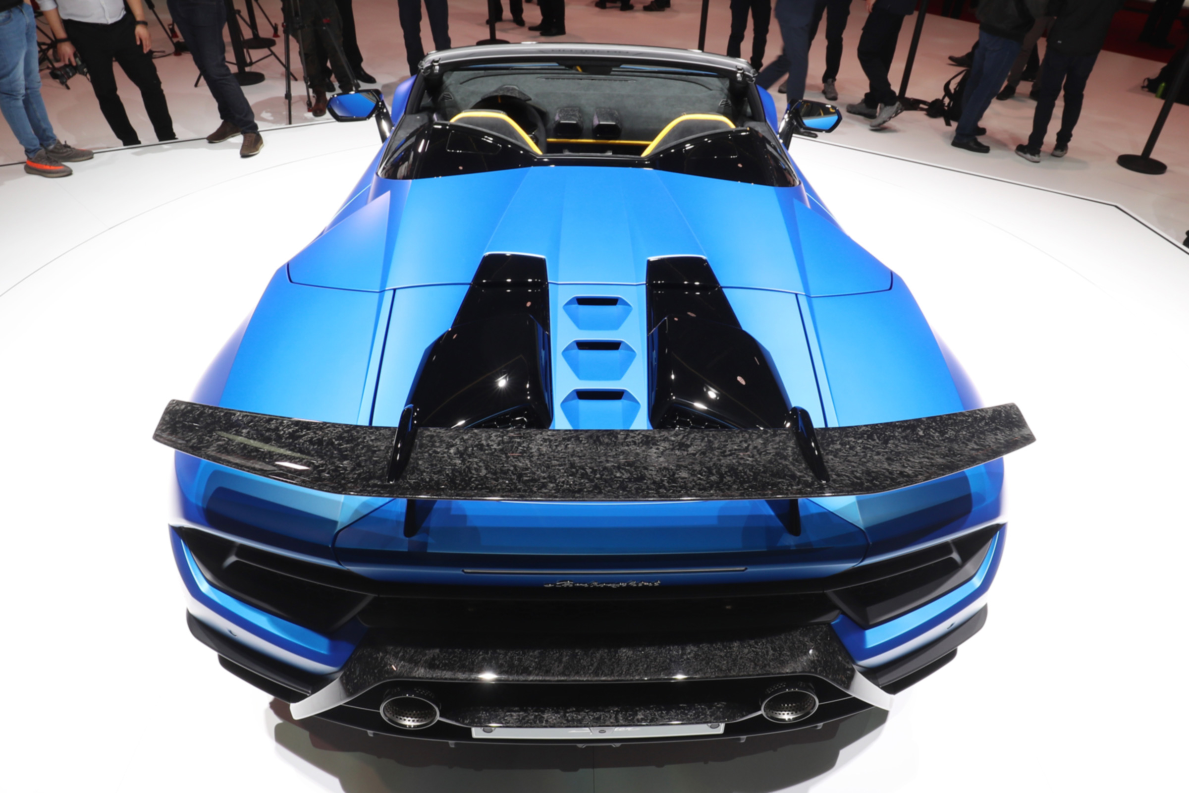 Blue Lamborghini Huracan Performante Spyder rear end
