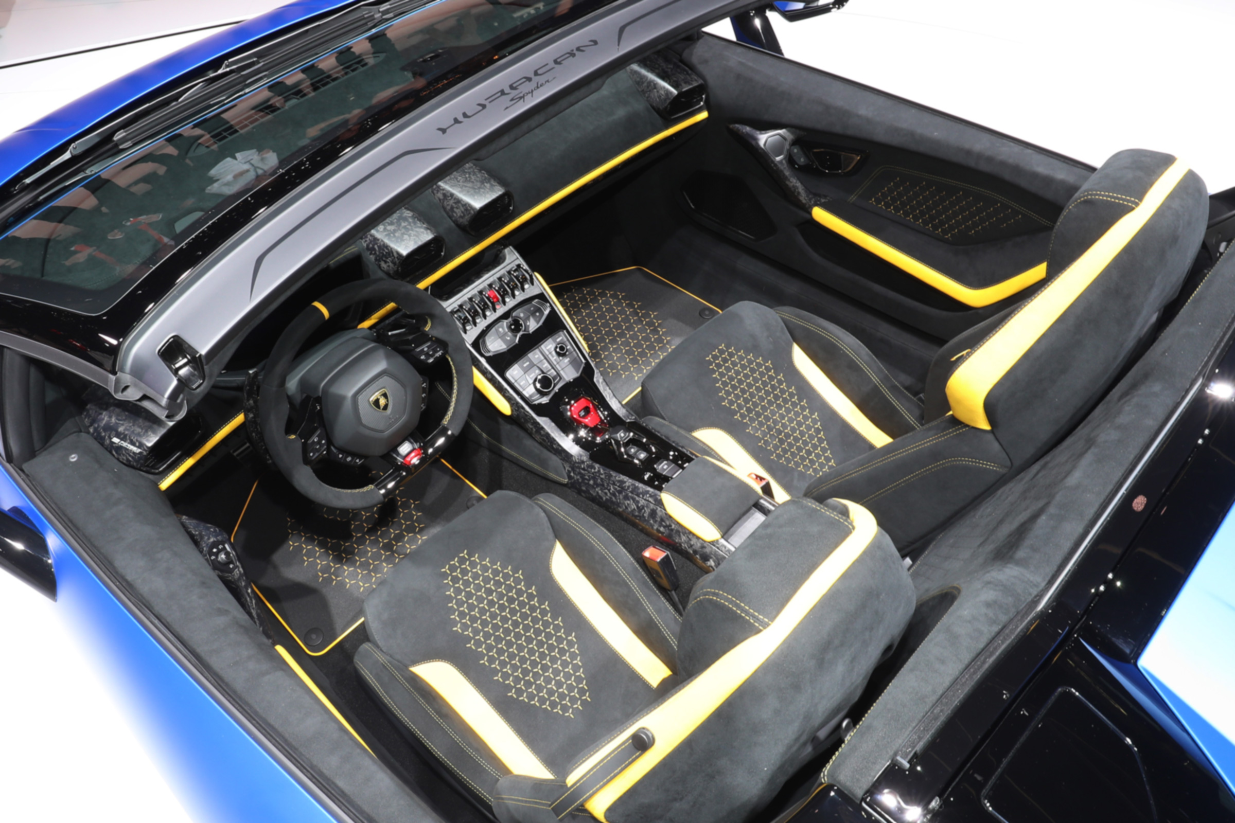 Lamborghini Huracan Performante Spyder cockpit