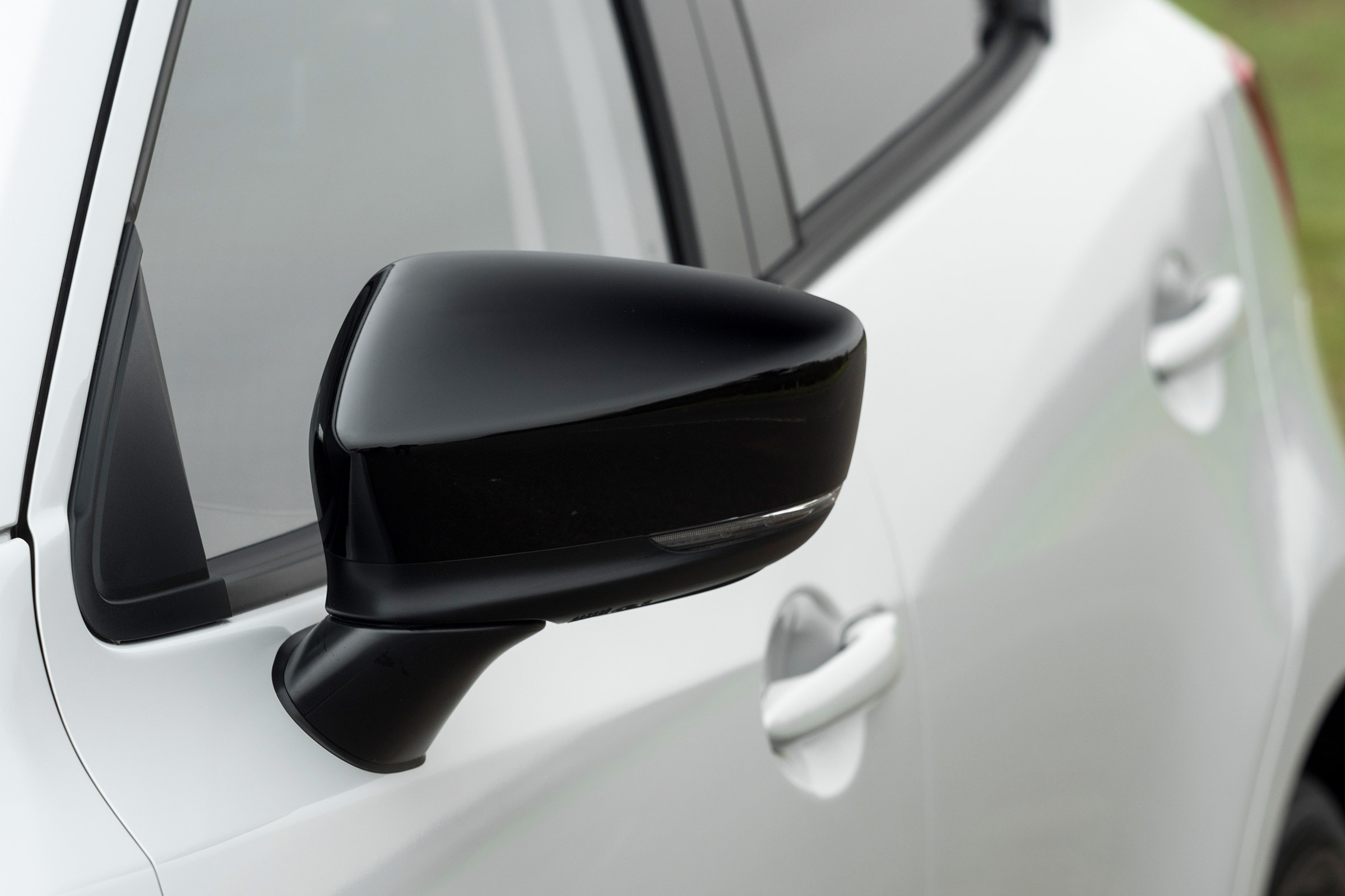 Mazda 2 Sport Black - wing mirror