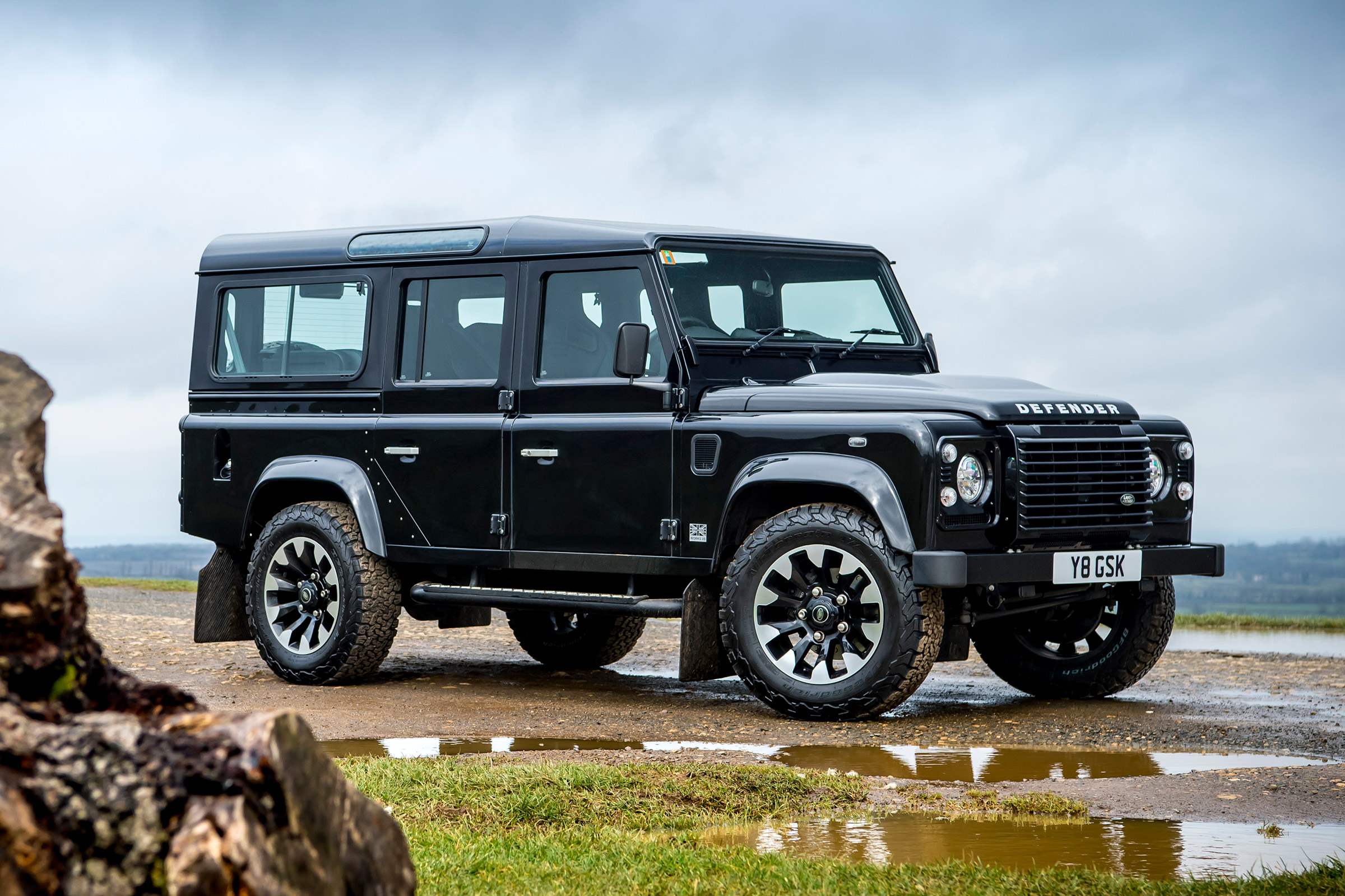 Land Rover Defender Works V8 - front static