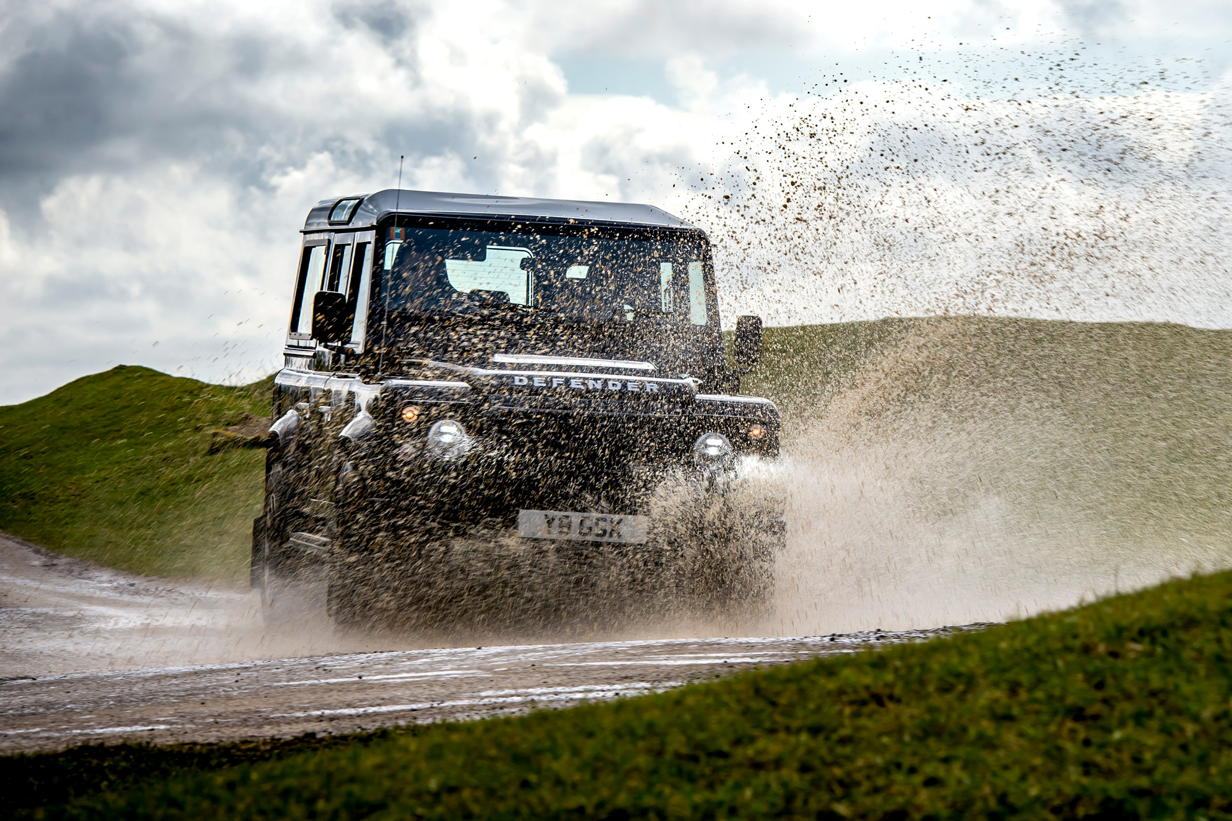 Land Rover Defender Works V8 - front cornering