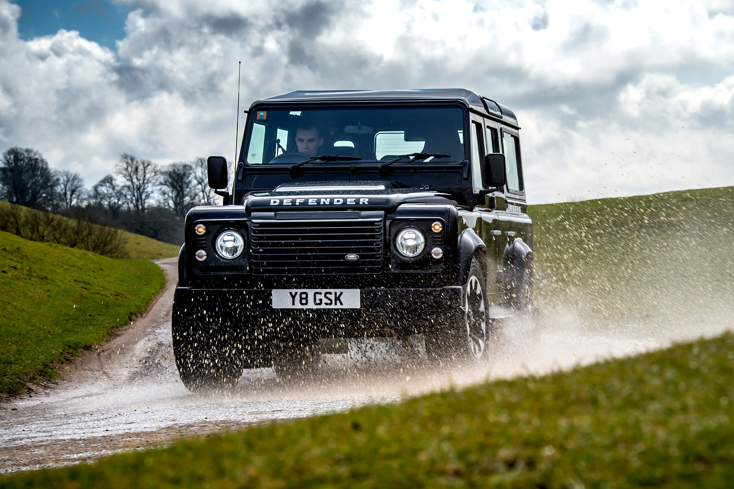 Land Rover Defender Works V8 - front off-road