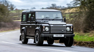 Land Rover Defender Works V8 - front action