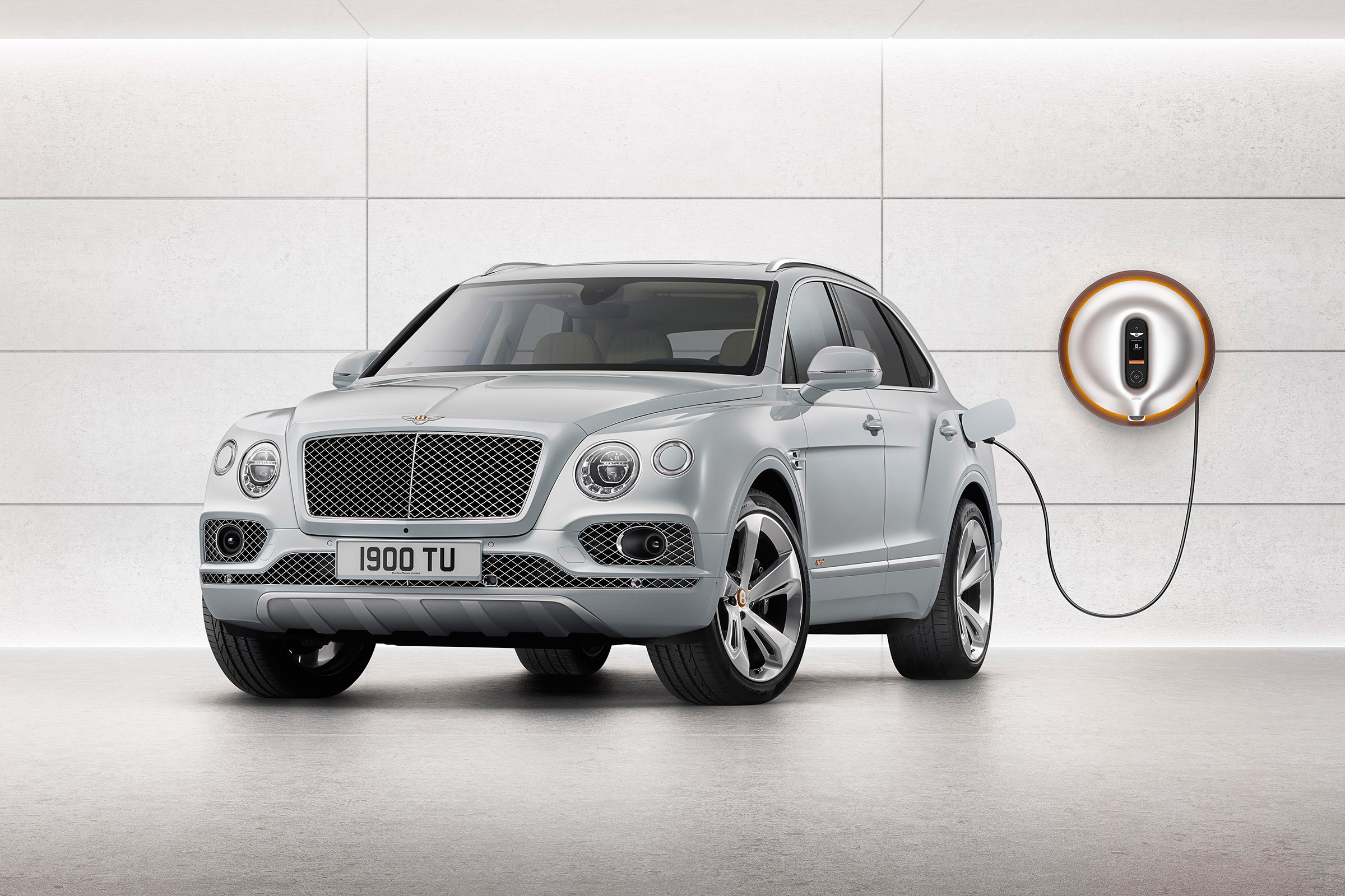 Bentley Bentayga PHEV - plugged-in
