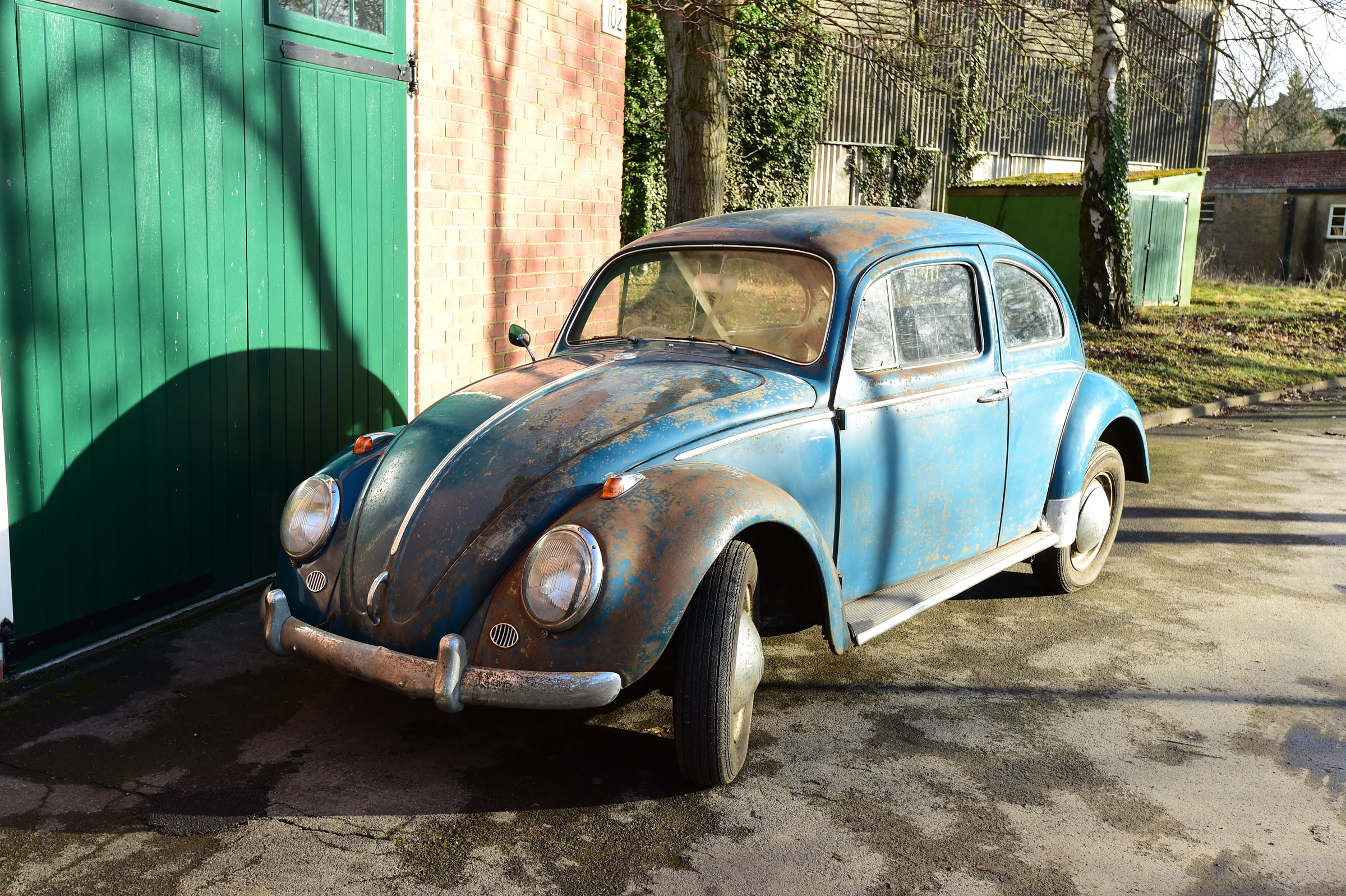 Blue classic car - front