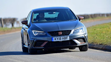 SEAT Leon Cupra R - front action