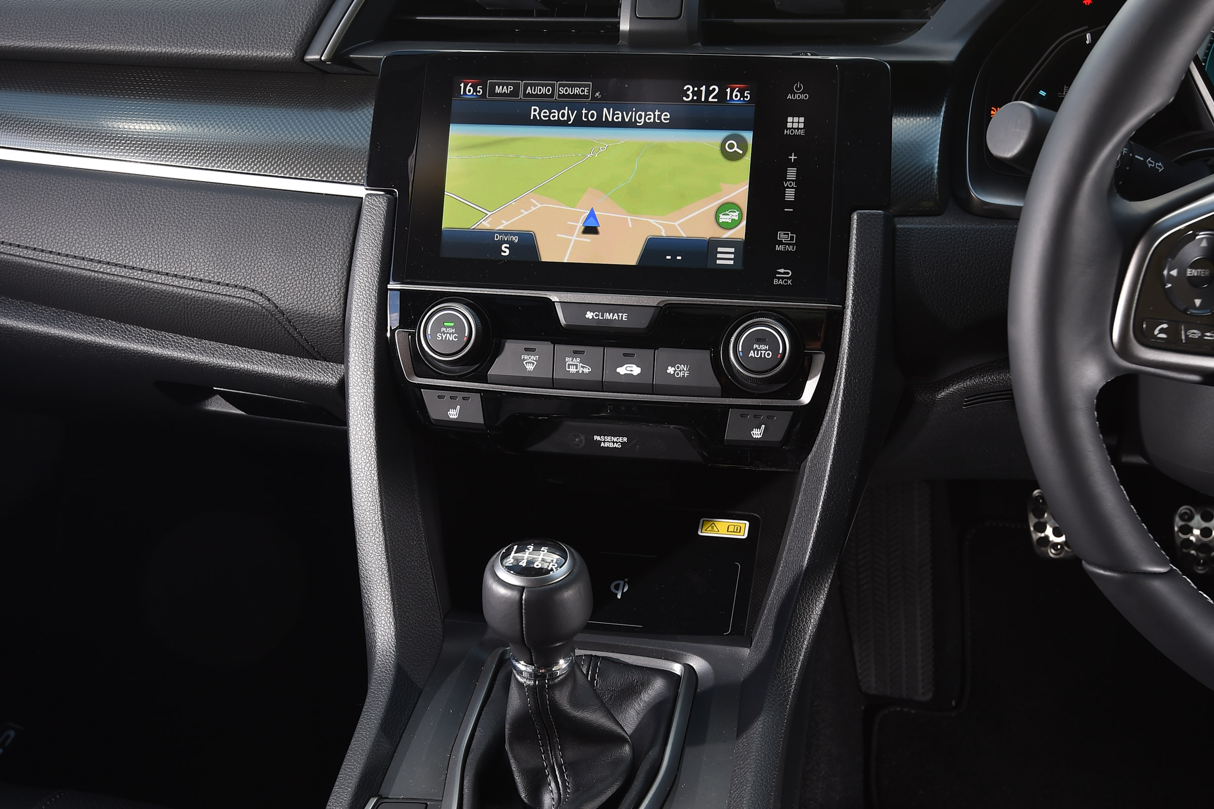 Honda Civic Diesel - centre console