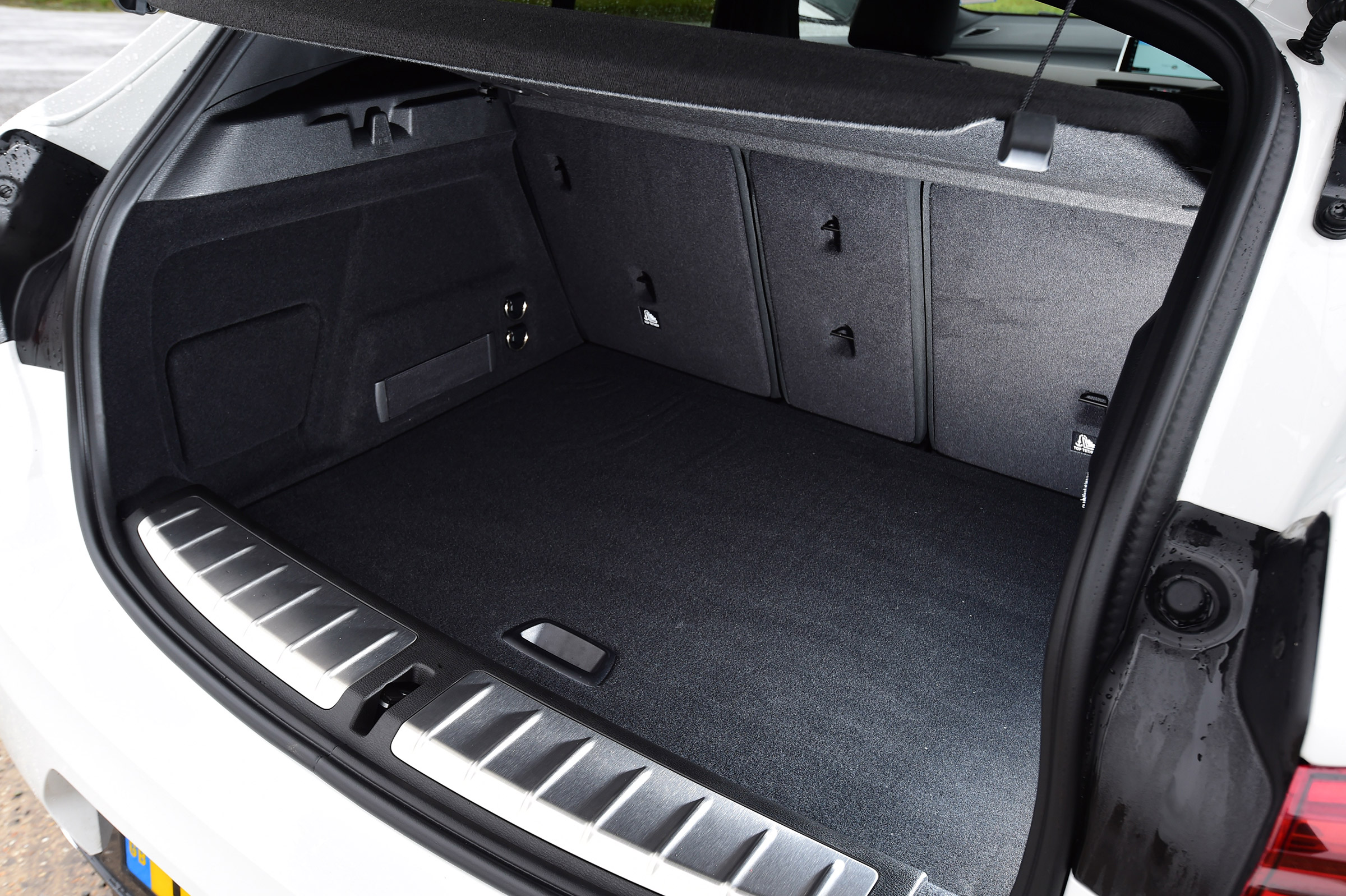 BMW X2 - boot