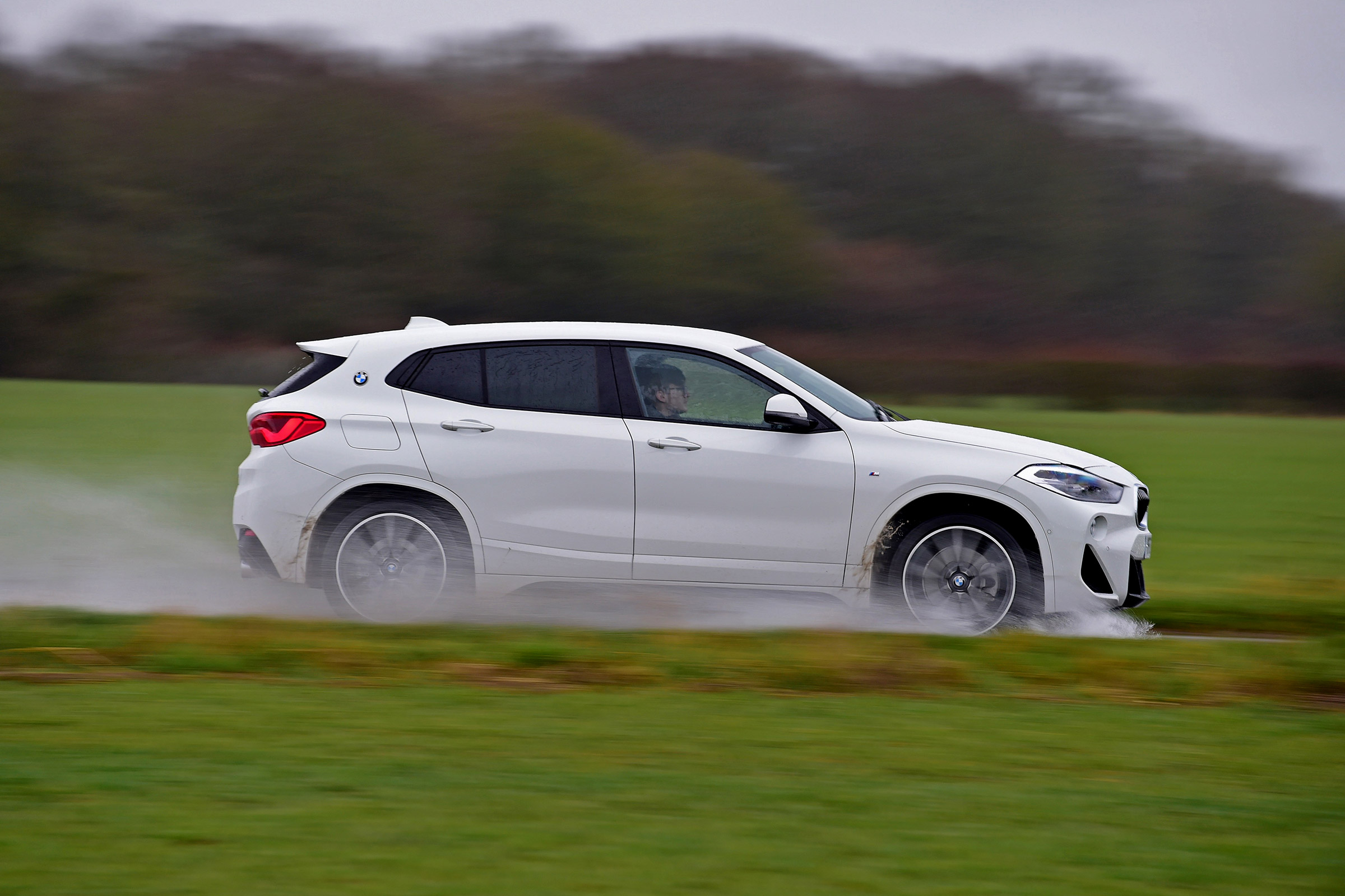 BMW X2 - side