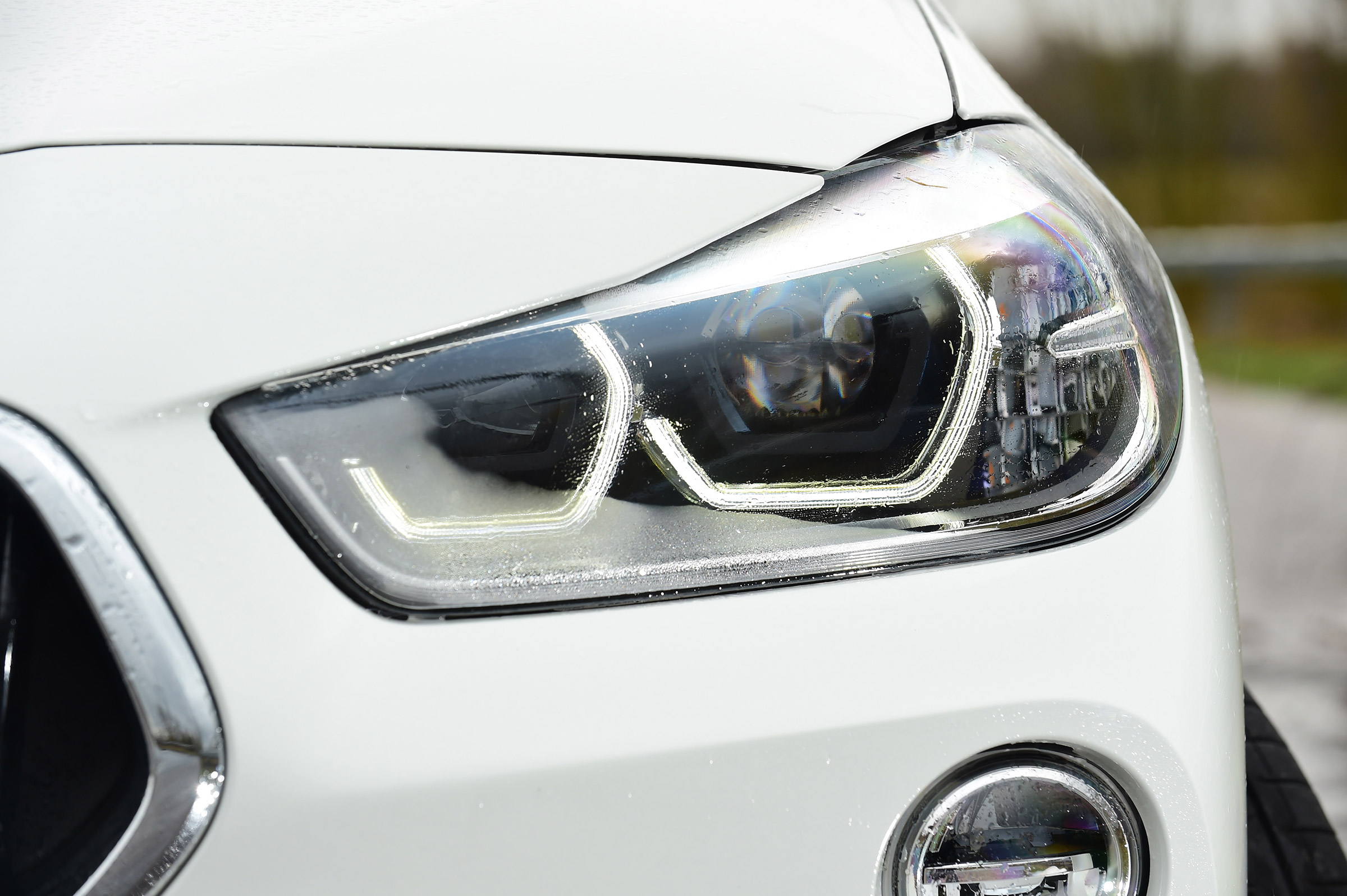 BMW X2 - front lights