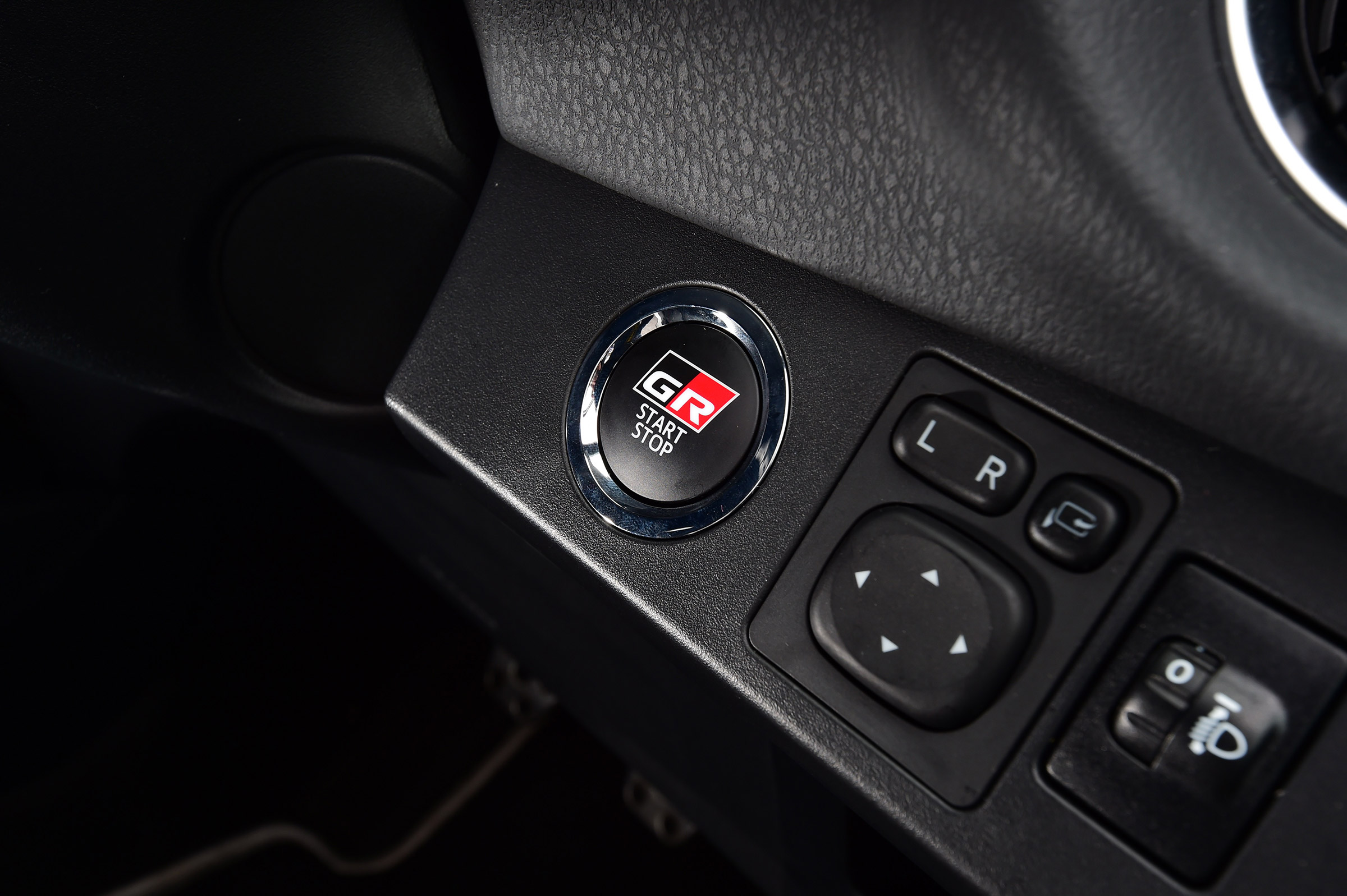 Toyota Yaris GRMN - start/stop