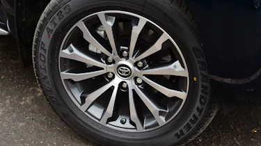 Toyota Land Cruiser - wheel