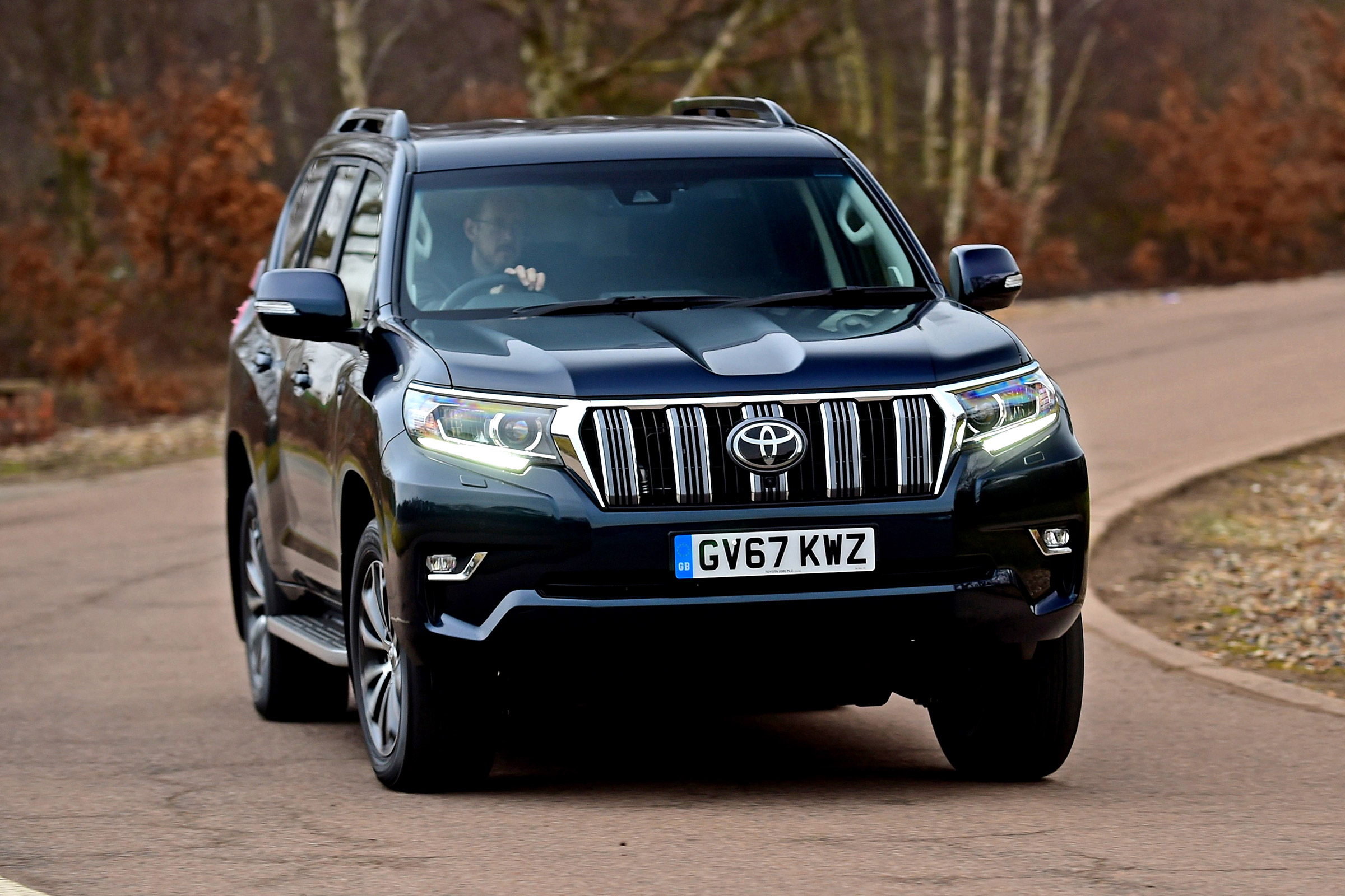 Toyota Land Cruiser - front cornering