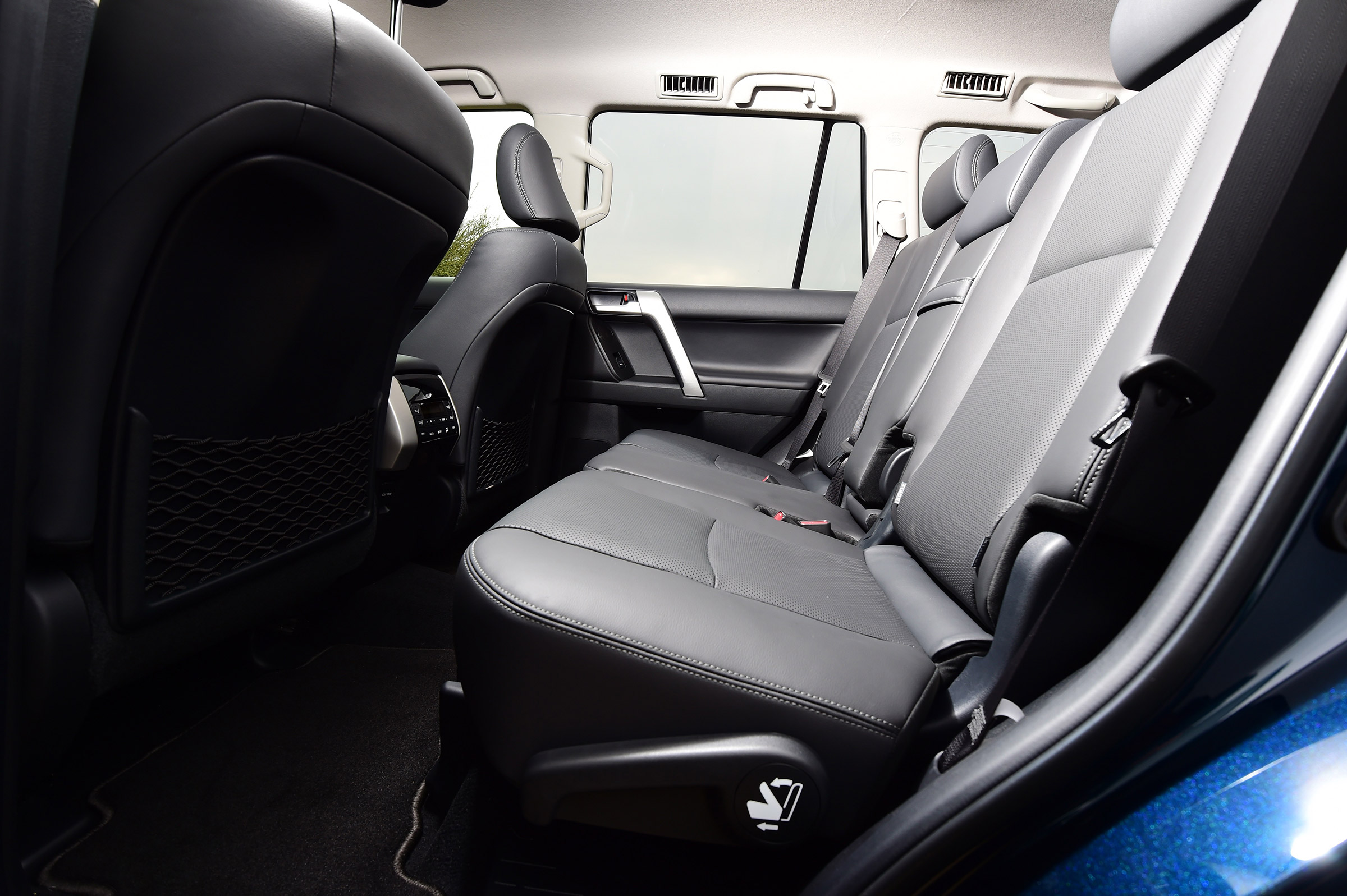 Toyota Land Cruiser - rear seats