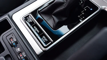 Toyota Land Cruiser - drive select