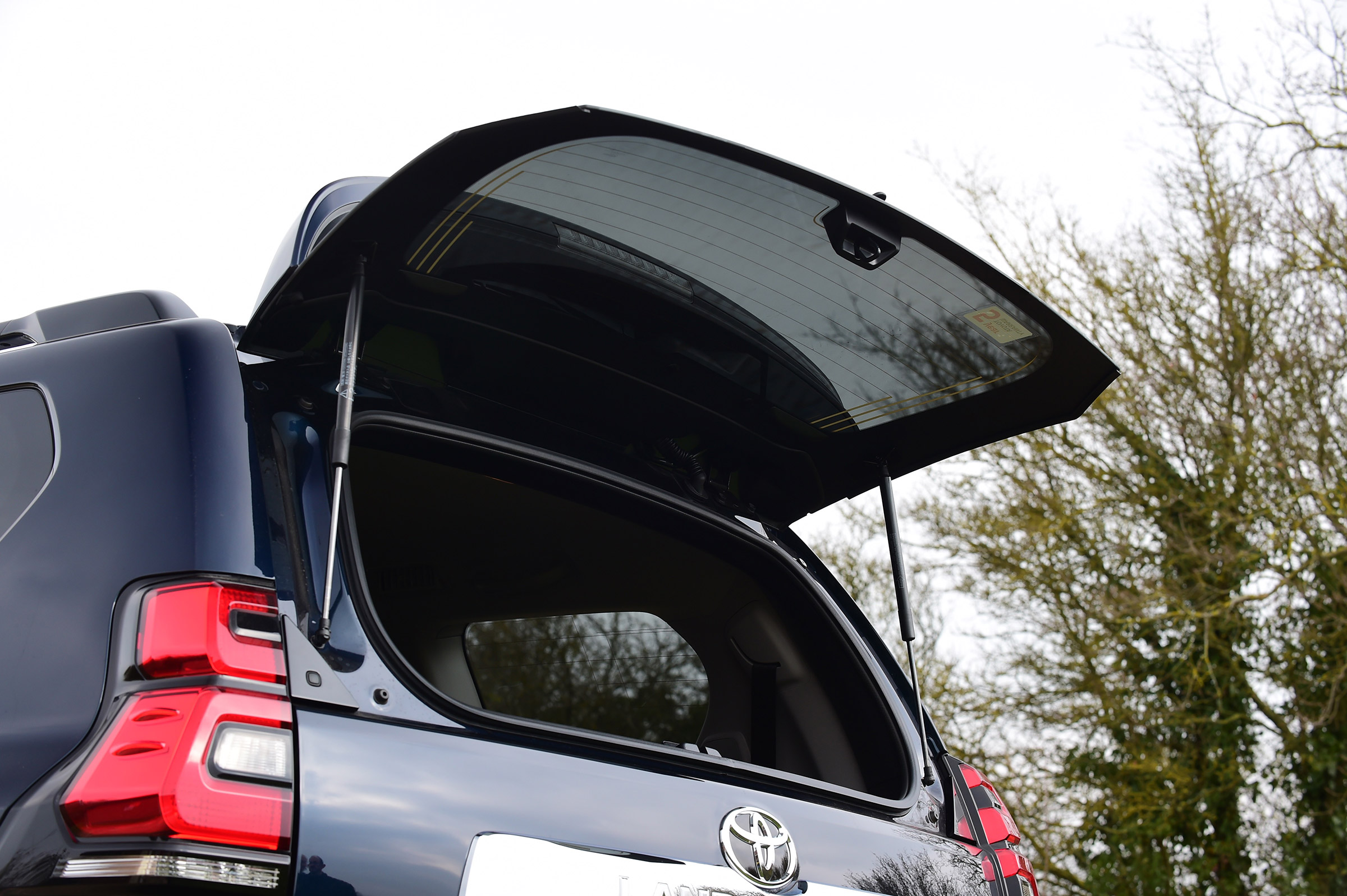 Toyota Land Cruiser - boot hatch