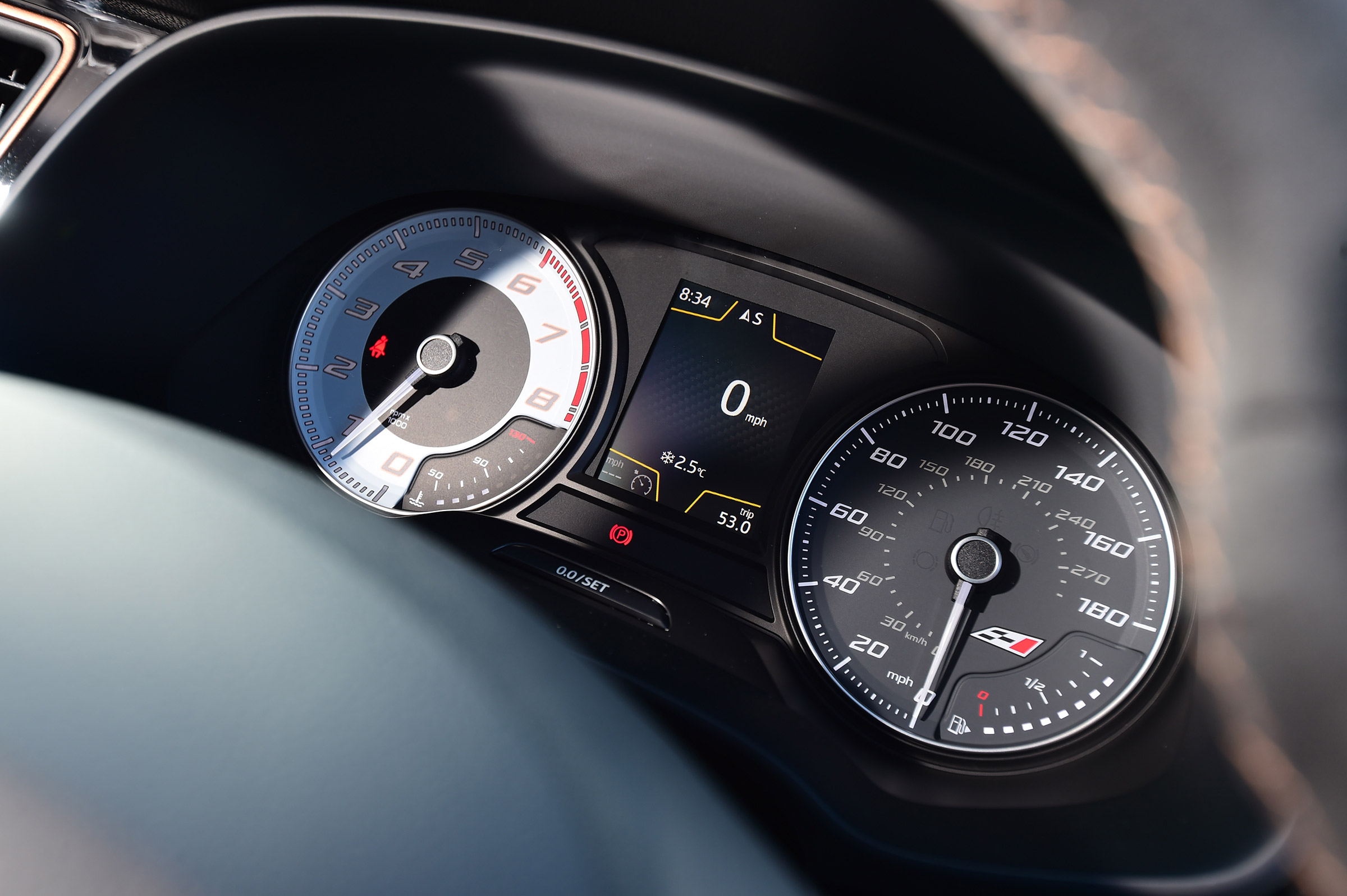 SEAT Leon Cupra R - dials