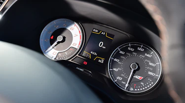 SEAT Leon Cupra R - dials