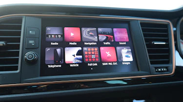 SEAT Leon Cupra R - infotainment