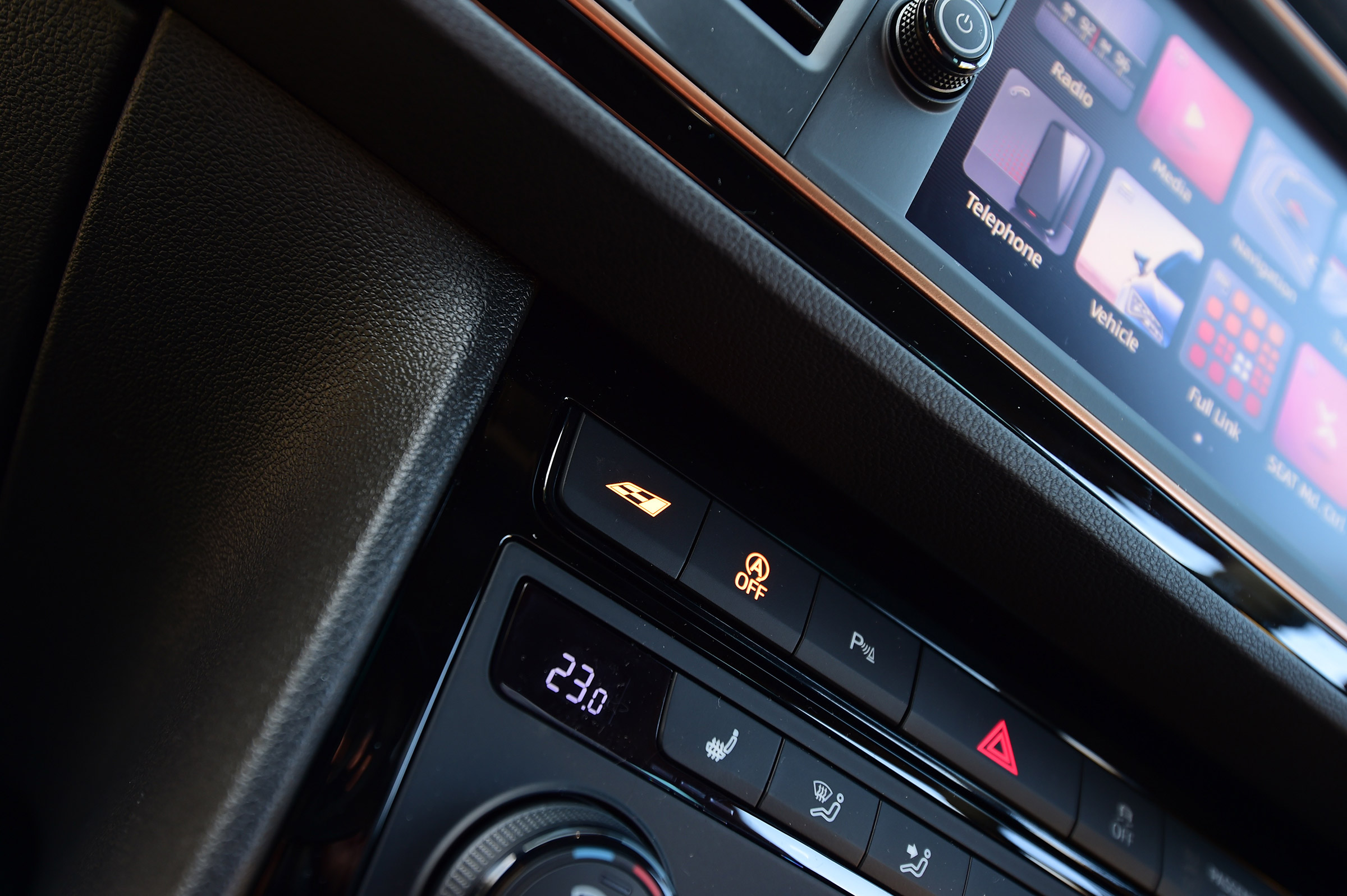 SEAT Leon Cupra R - centre console