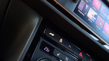 SEAT Leon Cupra R - centre console