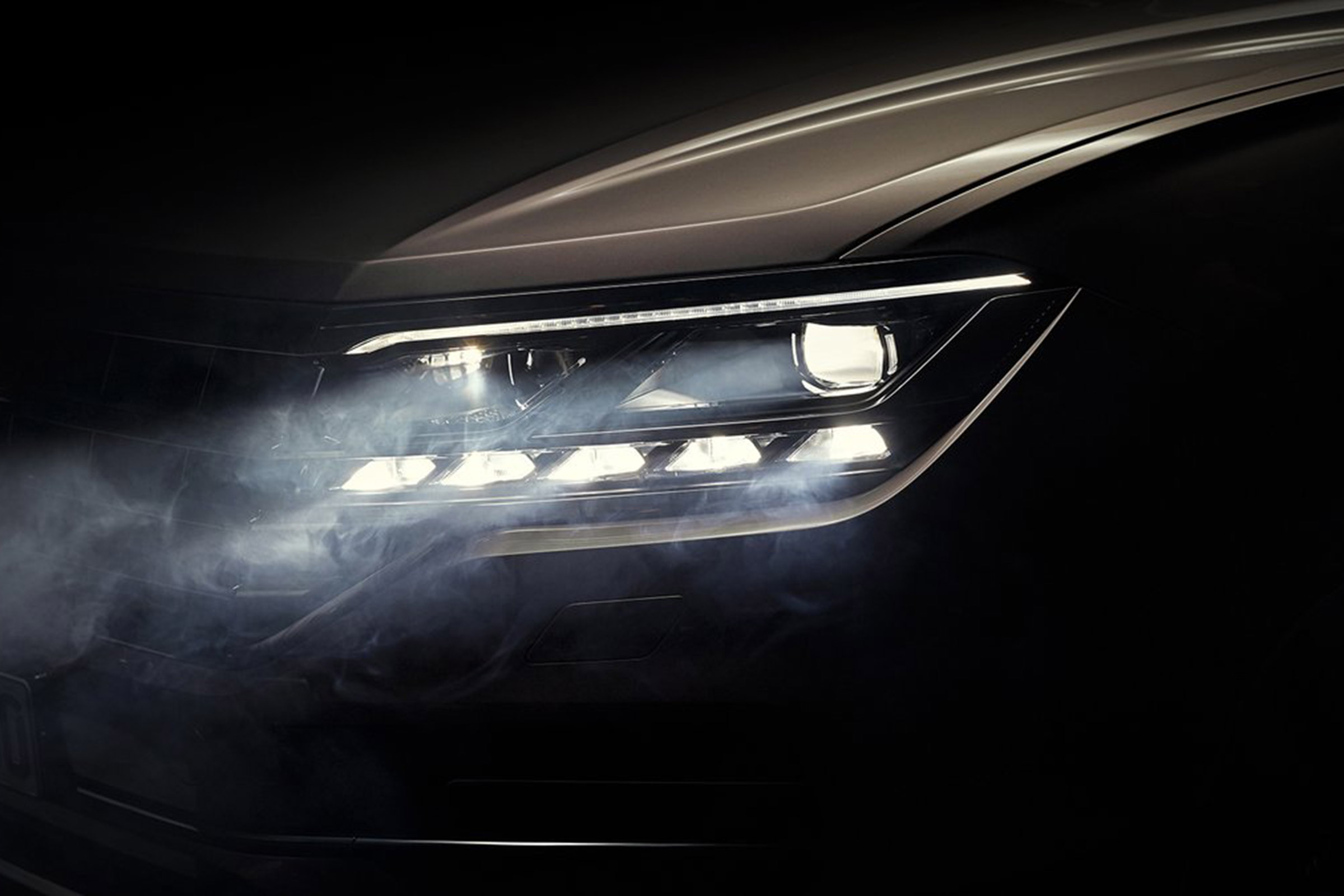 VW Touareg light teaser