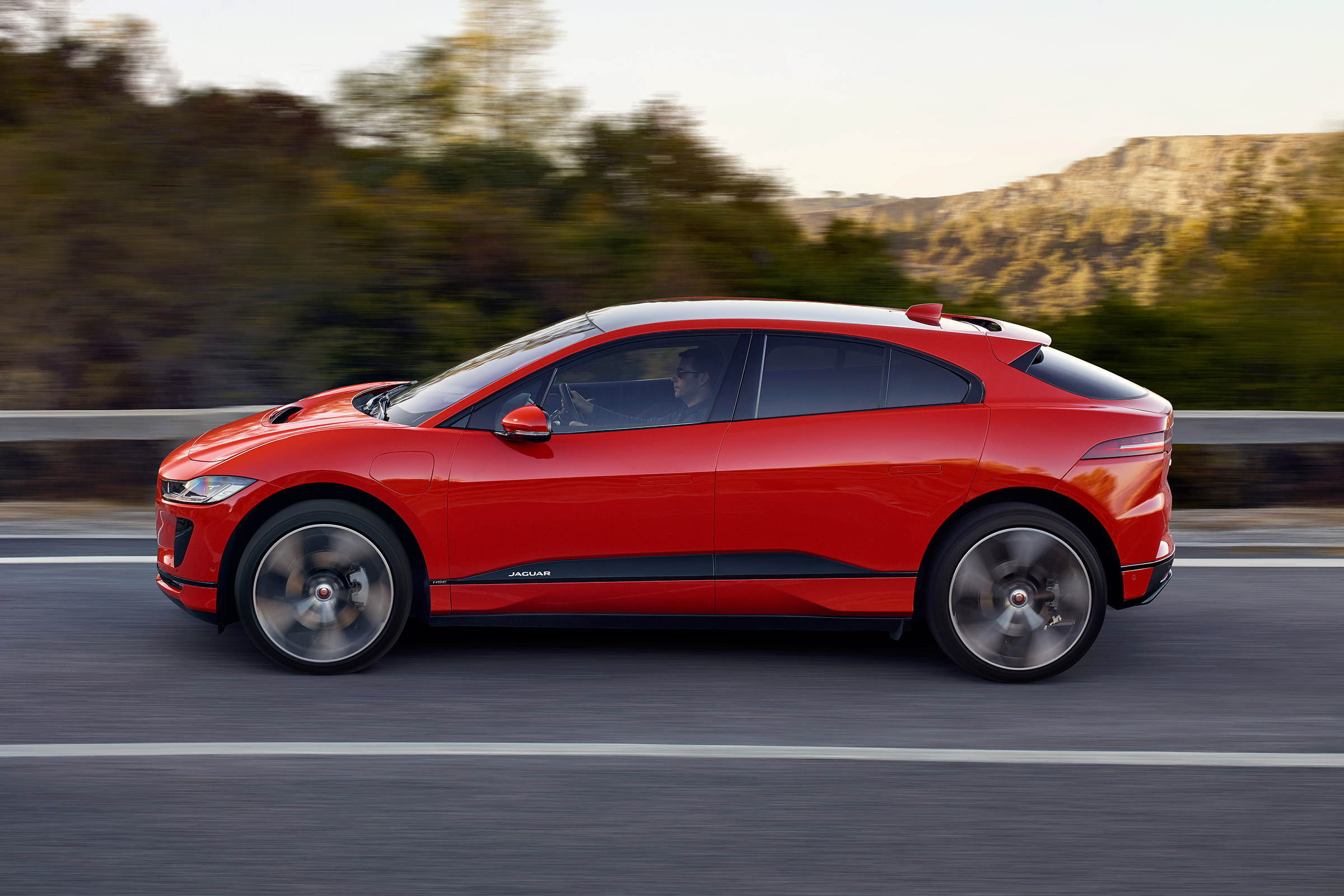 Jaguar I-Pace - side action